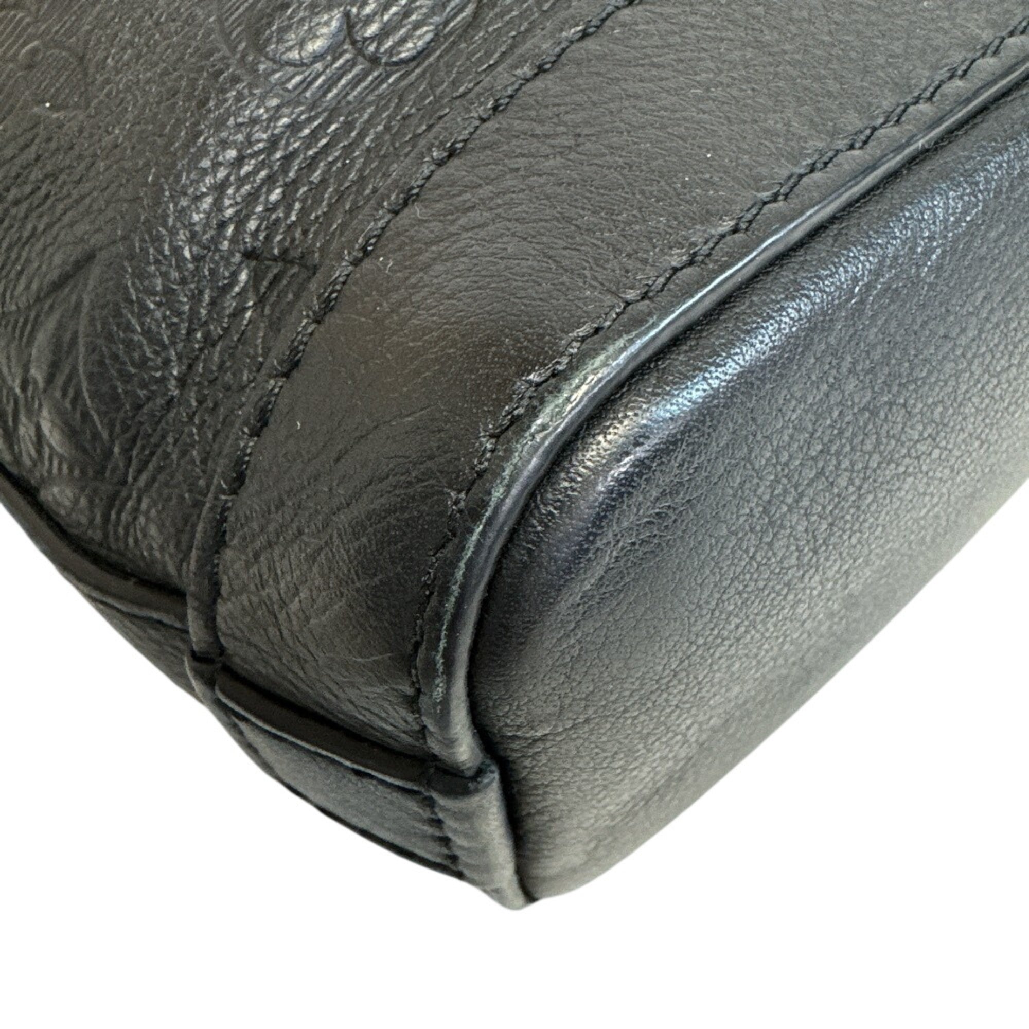 Louis Vuitton Black Leather Pochette Pouch Shoulder Bag (Pre-Owned)