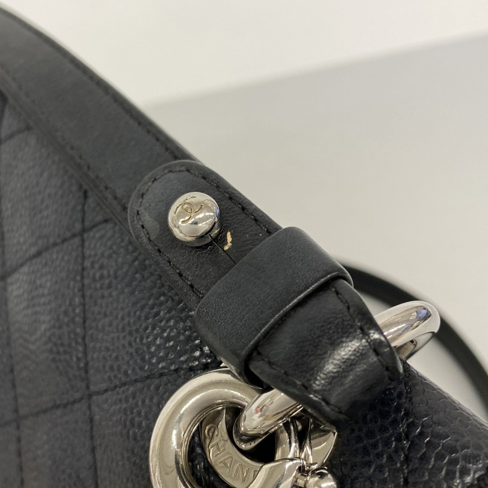 Chanel Black Grained Calfskin Handbag (Pre-Owned)