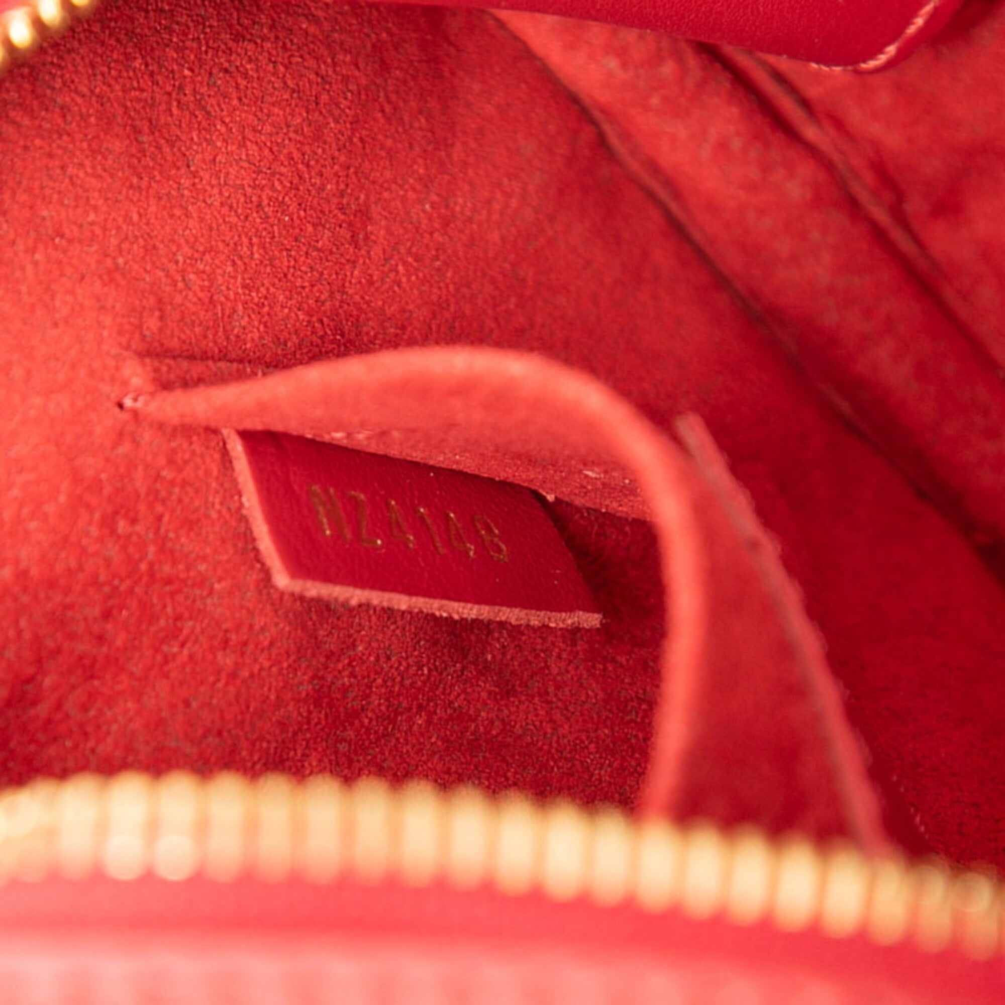 Louis Vuitton Red Color Leather Shoulder Bag (Pre-Owned)