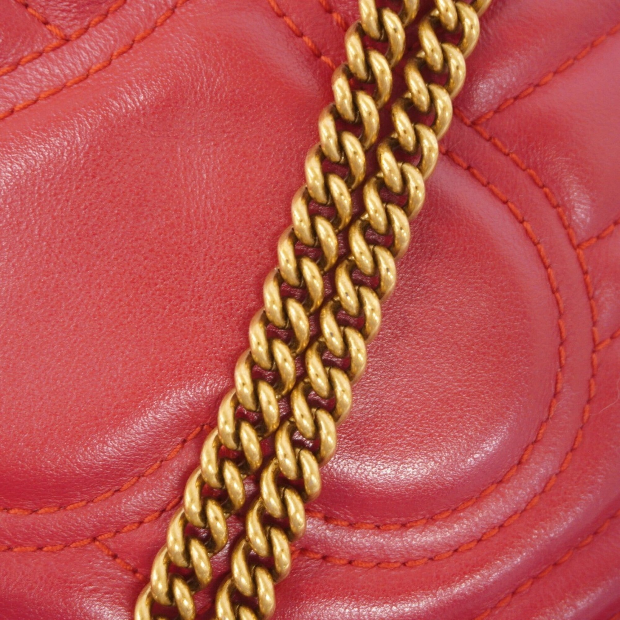 Gucci Red Color Leather Shoulder Bag (Pre-Owned)