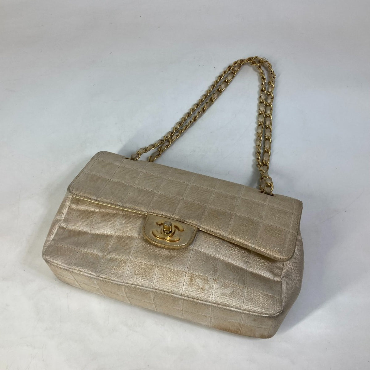 Chanel Beige Cloth Shoulder Bag (Pre-Owned)