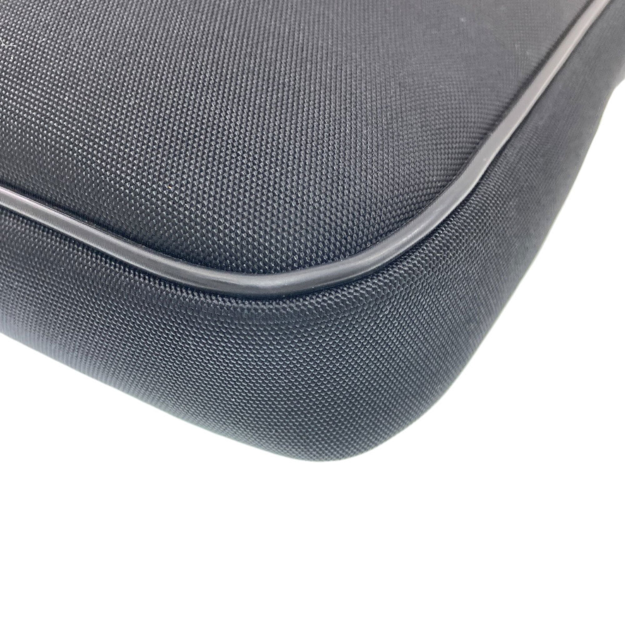 Gucci Black Nylon Canvas Shoulder Bag (Pre-Owned)
