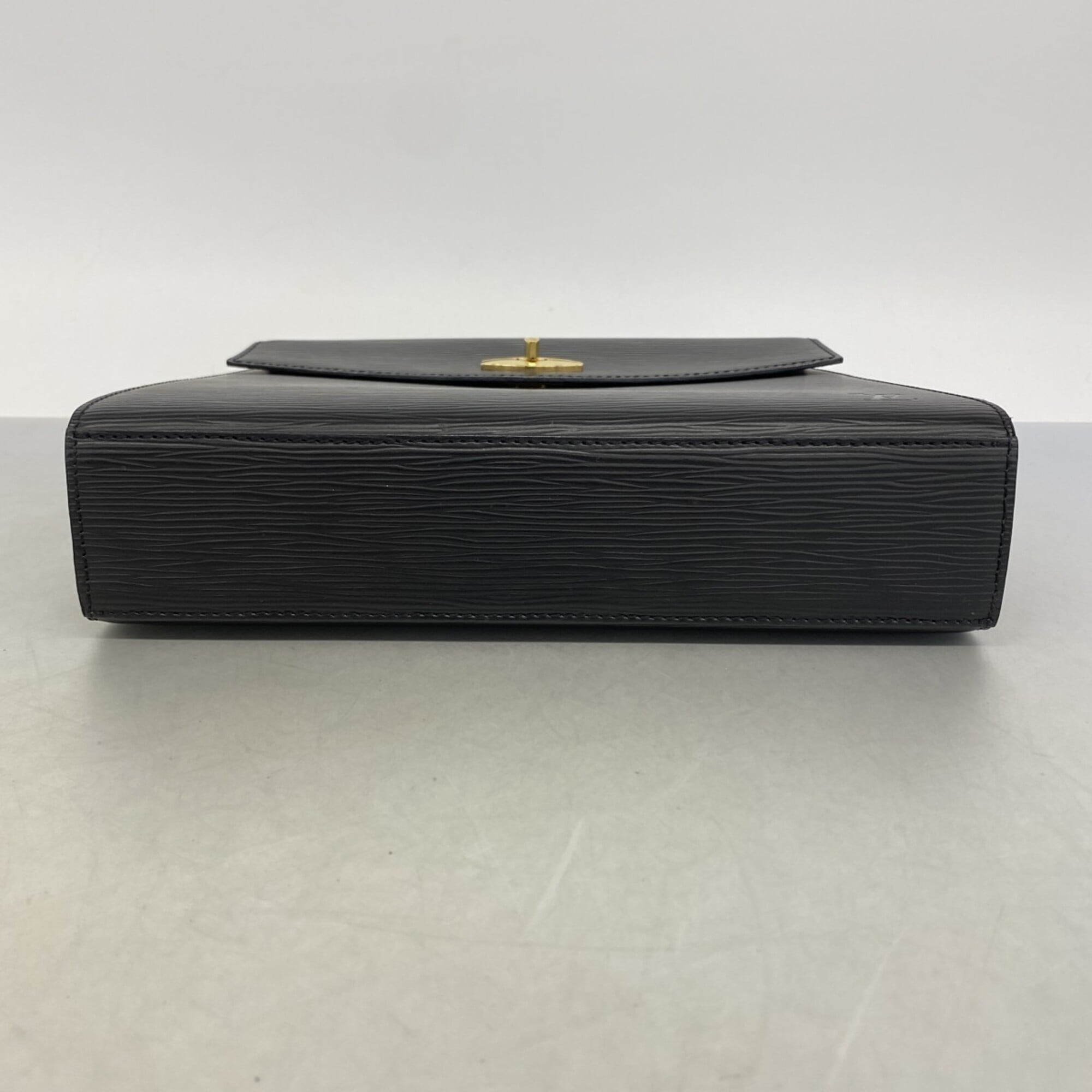 Louis Vuitton Noir Handbag (Pre-Owned)