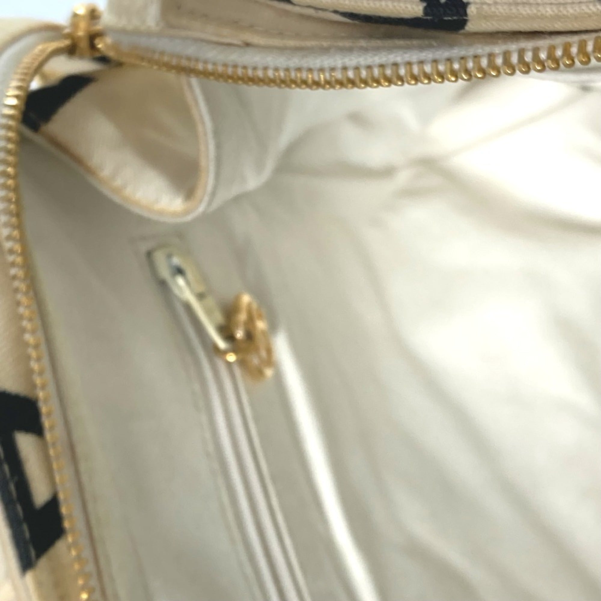 Chanel Black White Canvas Shoulder Bag Tote Bag (Pre-Owned)