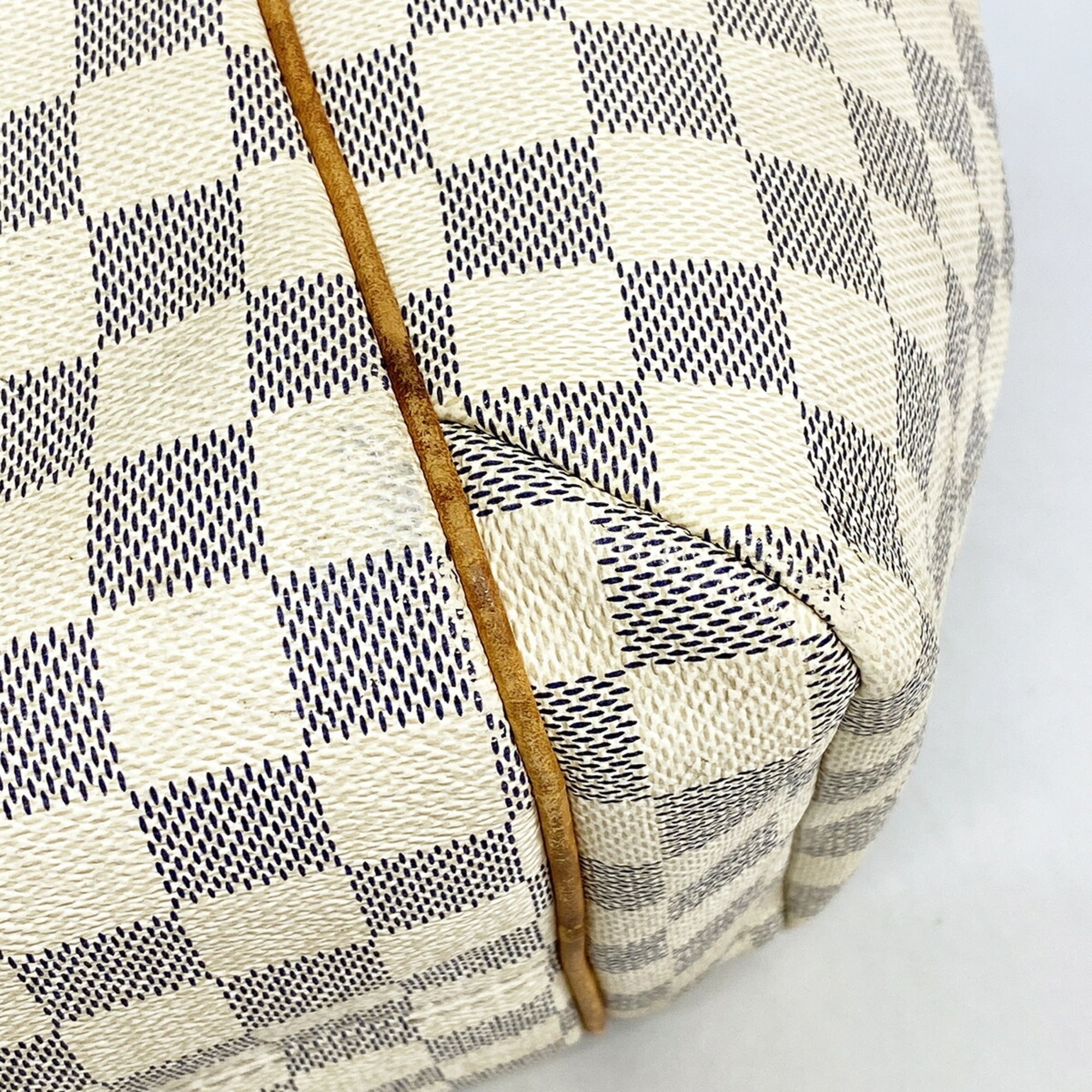 Louis Vuitton White Tote Bag (Pre-Owned)