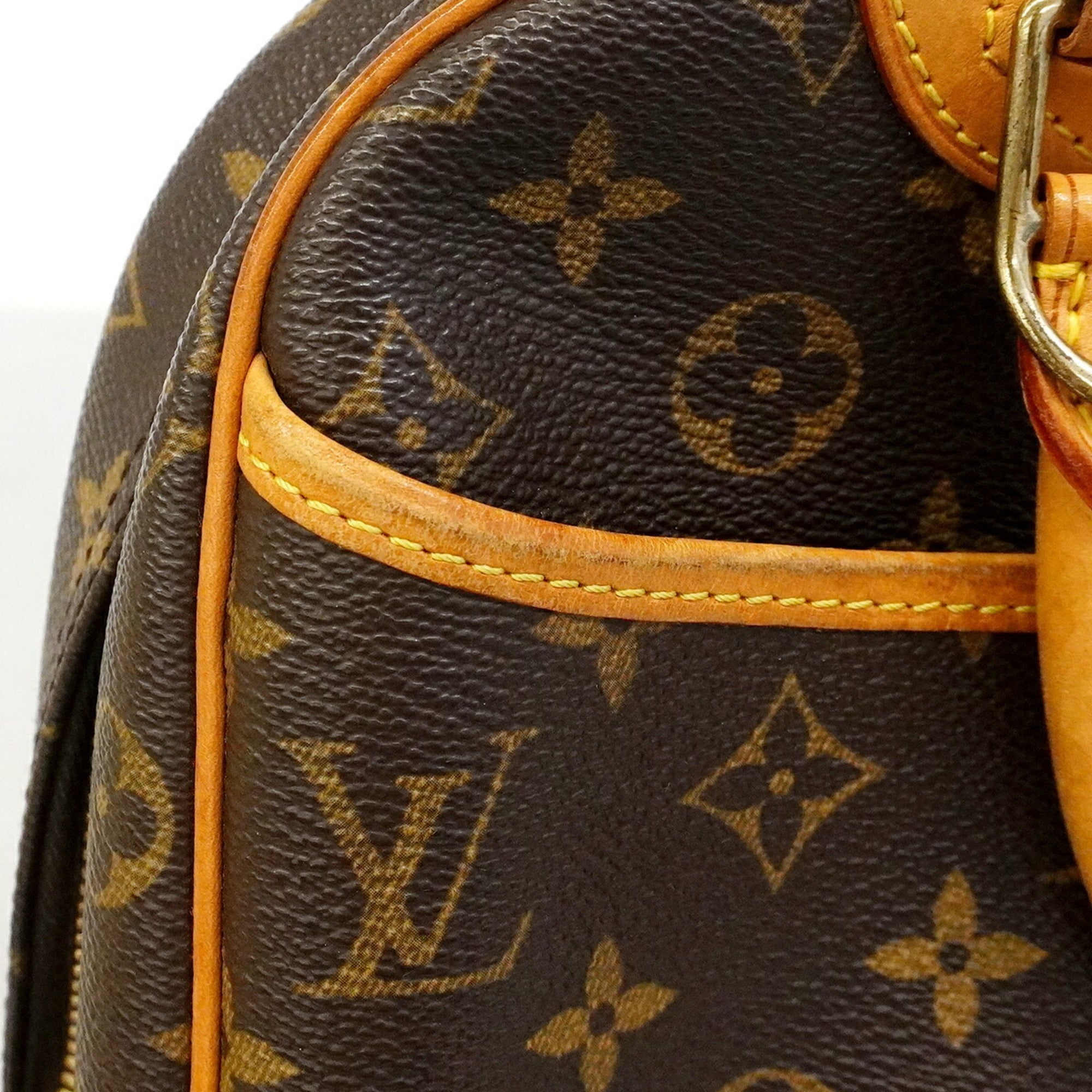 Louis Vuitton Brown Handbag (Pre-Owned)