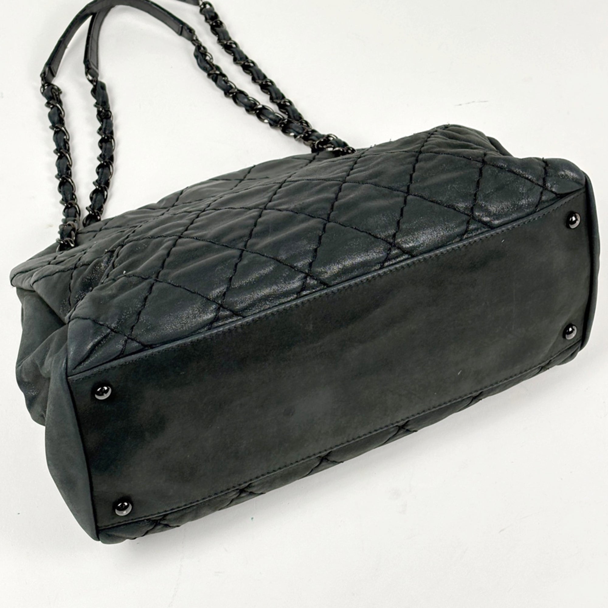 Chanel Mademoiselle Black Leather Shoulder Bag (Pre-Owned)