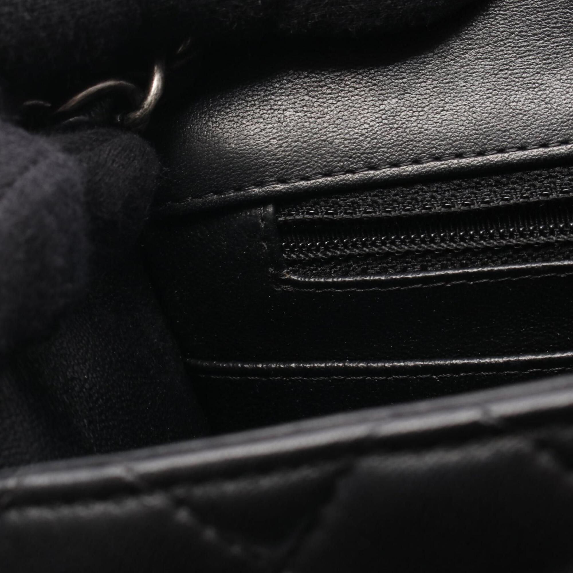Chanel Black Leather Handbag Shoulder Bag (Pre-Owned)