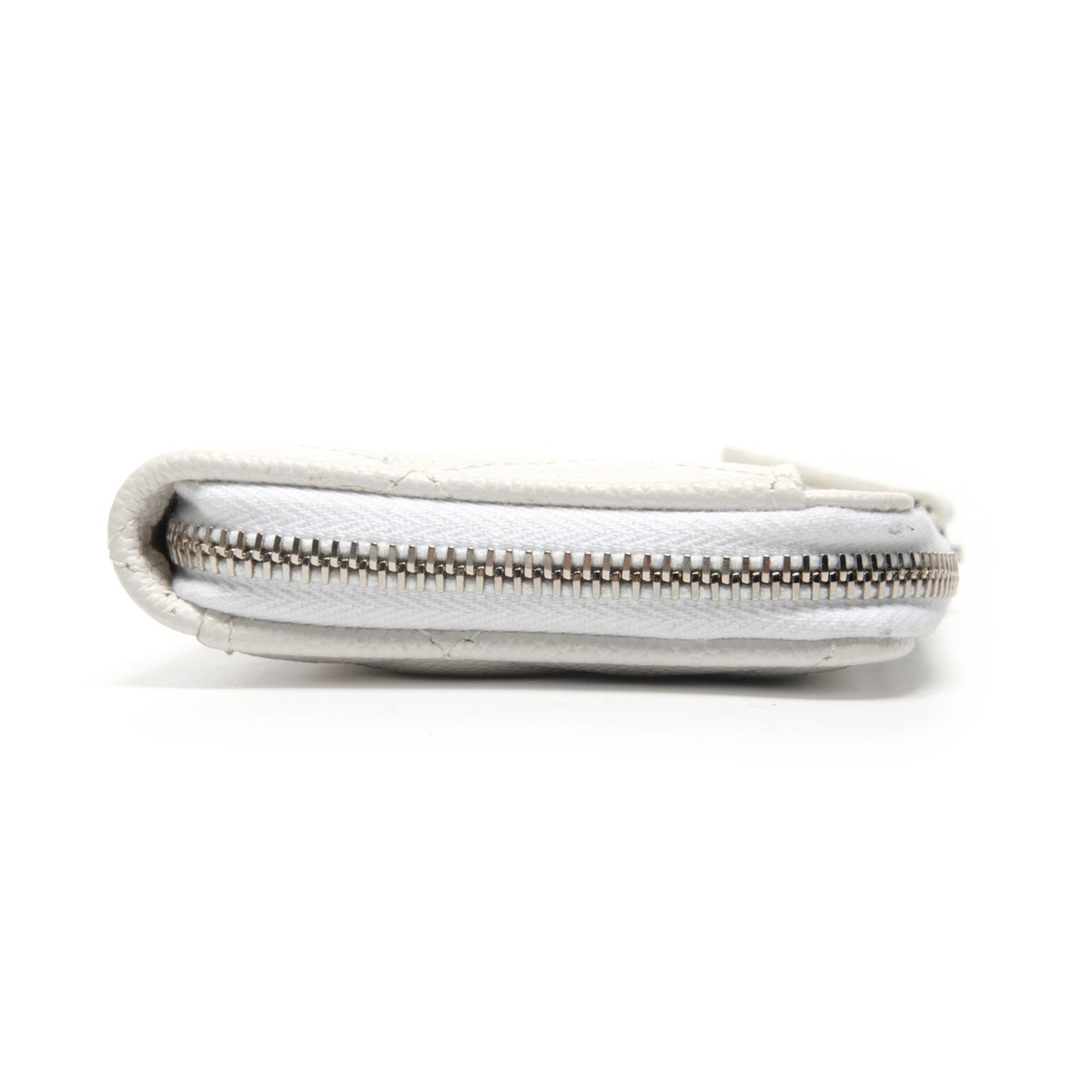 Chanel Matelasse White Grained Calfskin Coin Purse/Coin Case (Pre-Owned)
