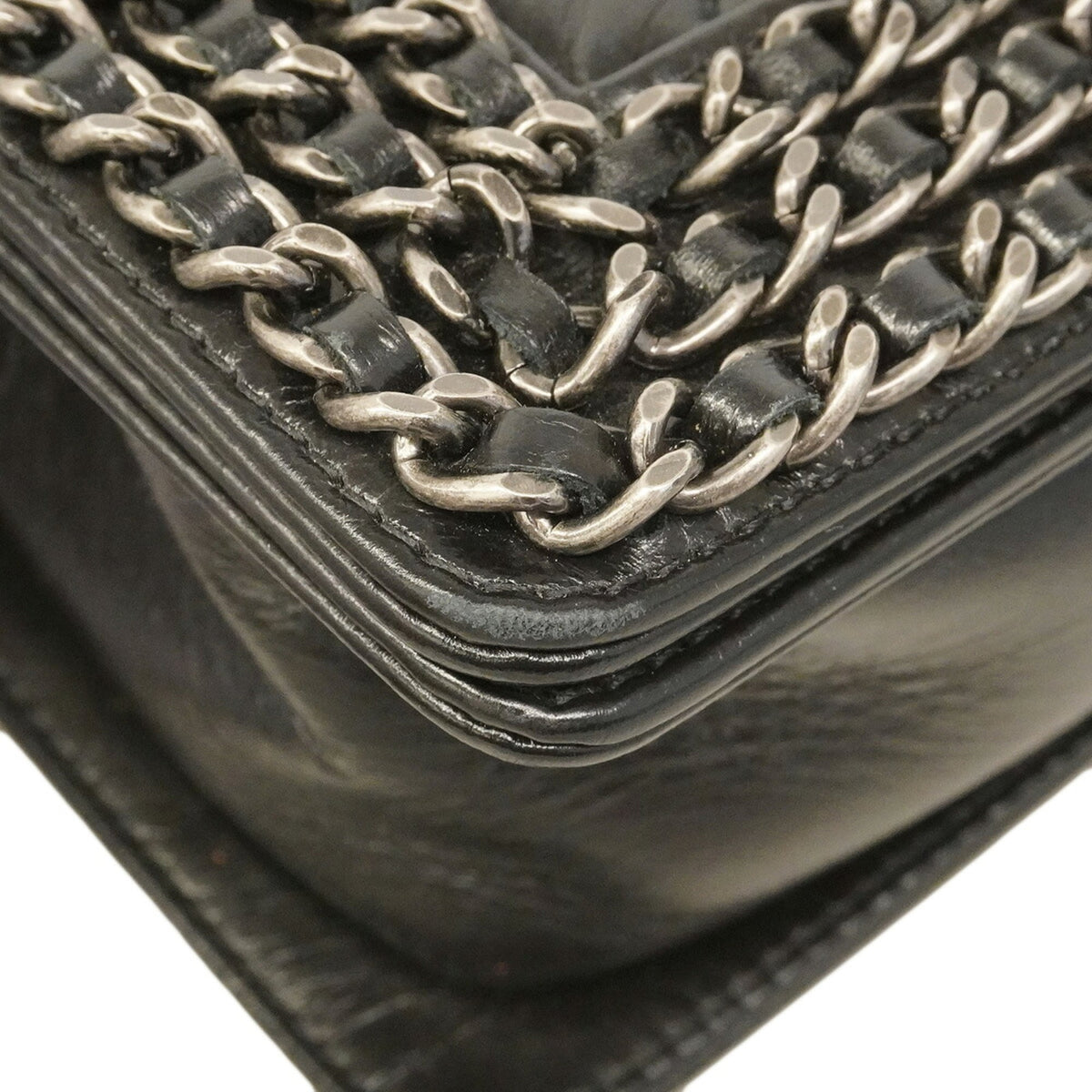 Chanel Black Leather Shoulder Bag (Pre-Owned)