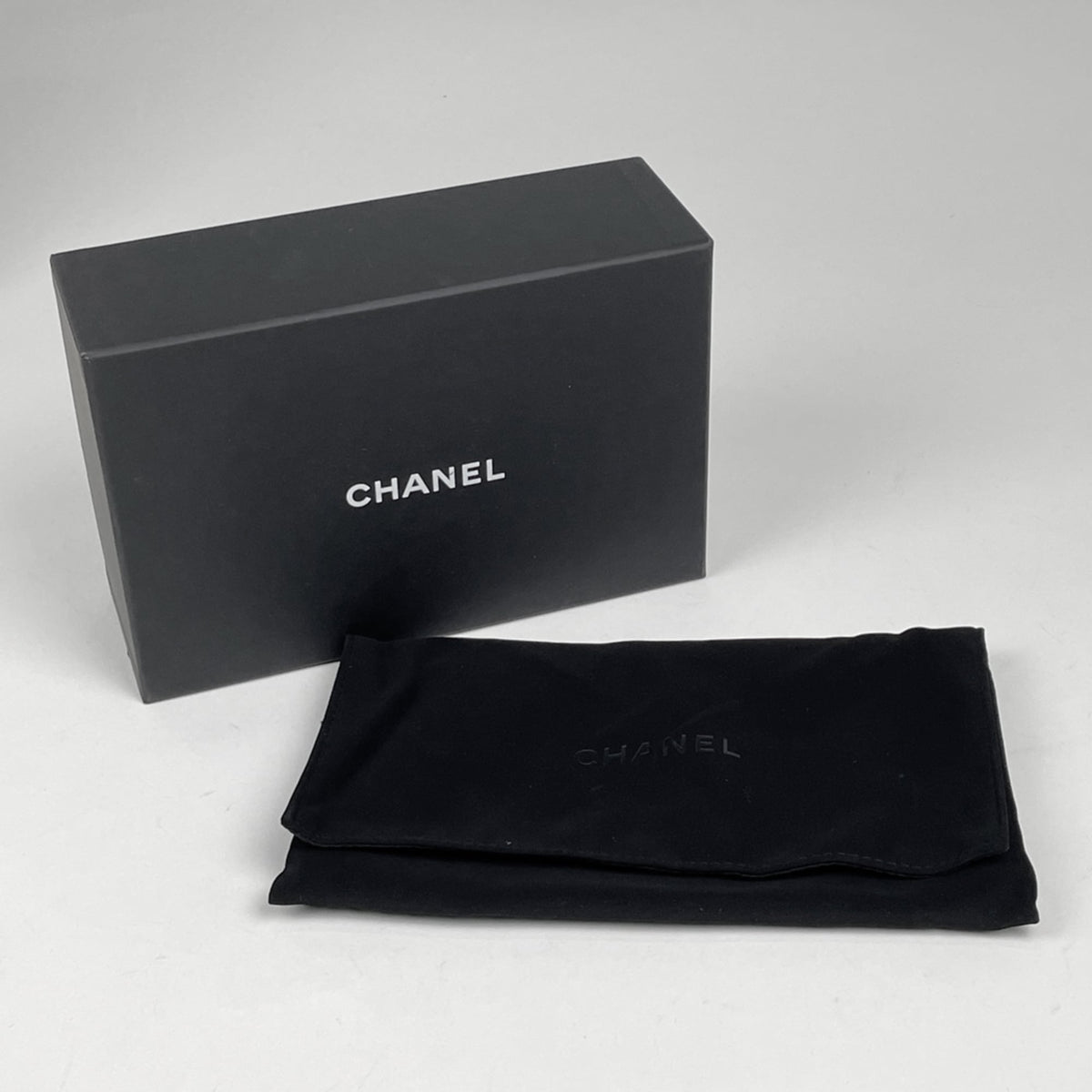 Chanel Matelasse Gray Grained Calfskin Shoulder Bag (Pre-Owned)