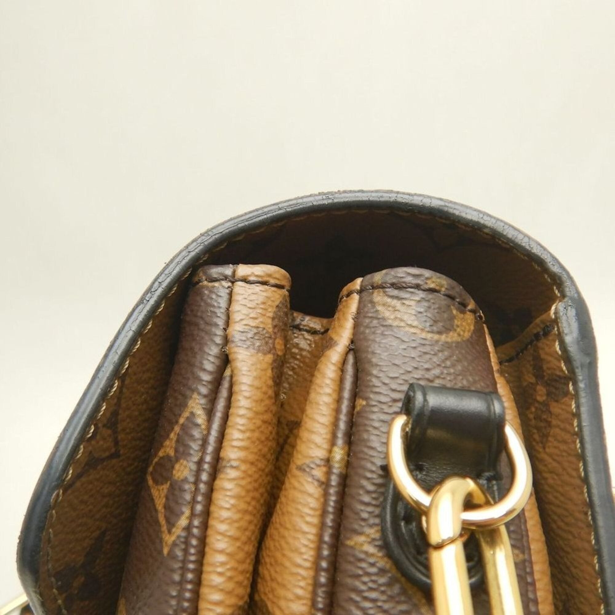 Louis Vuitton Brown Monogram Handbag (Pre-Owned)