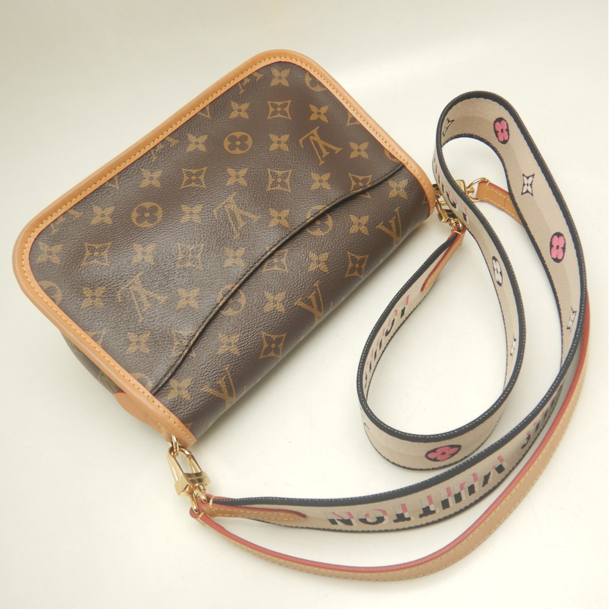 Louis Vuitton Brown Monogram Canvas Shoulder Bag (Pre-Owned)