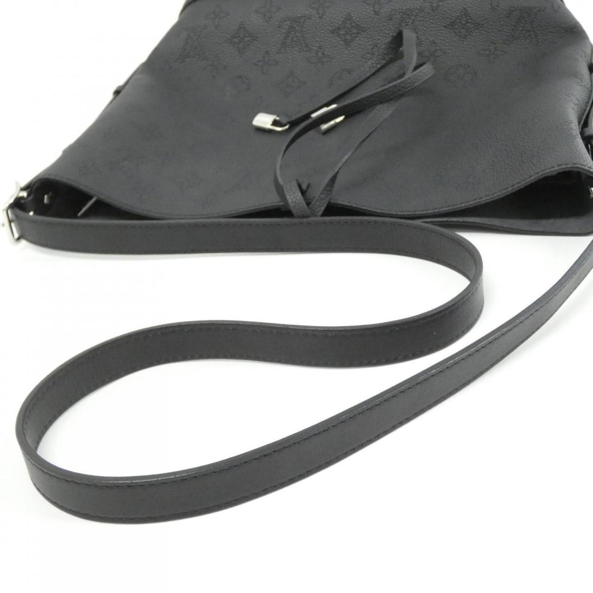 Louis Vuitton Mahina Black Leather Shoulder Bag (Pre-Owned)