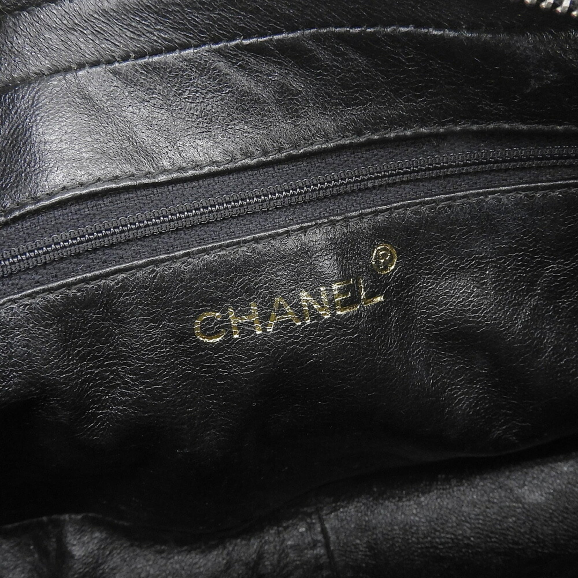 Chanel Black Suede Shoulder Bag (Pre-Owned)