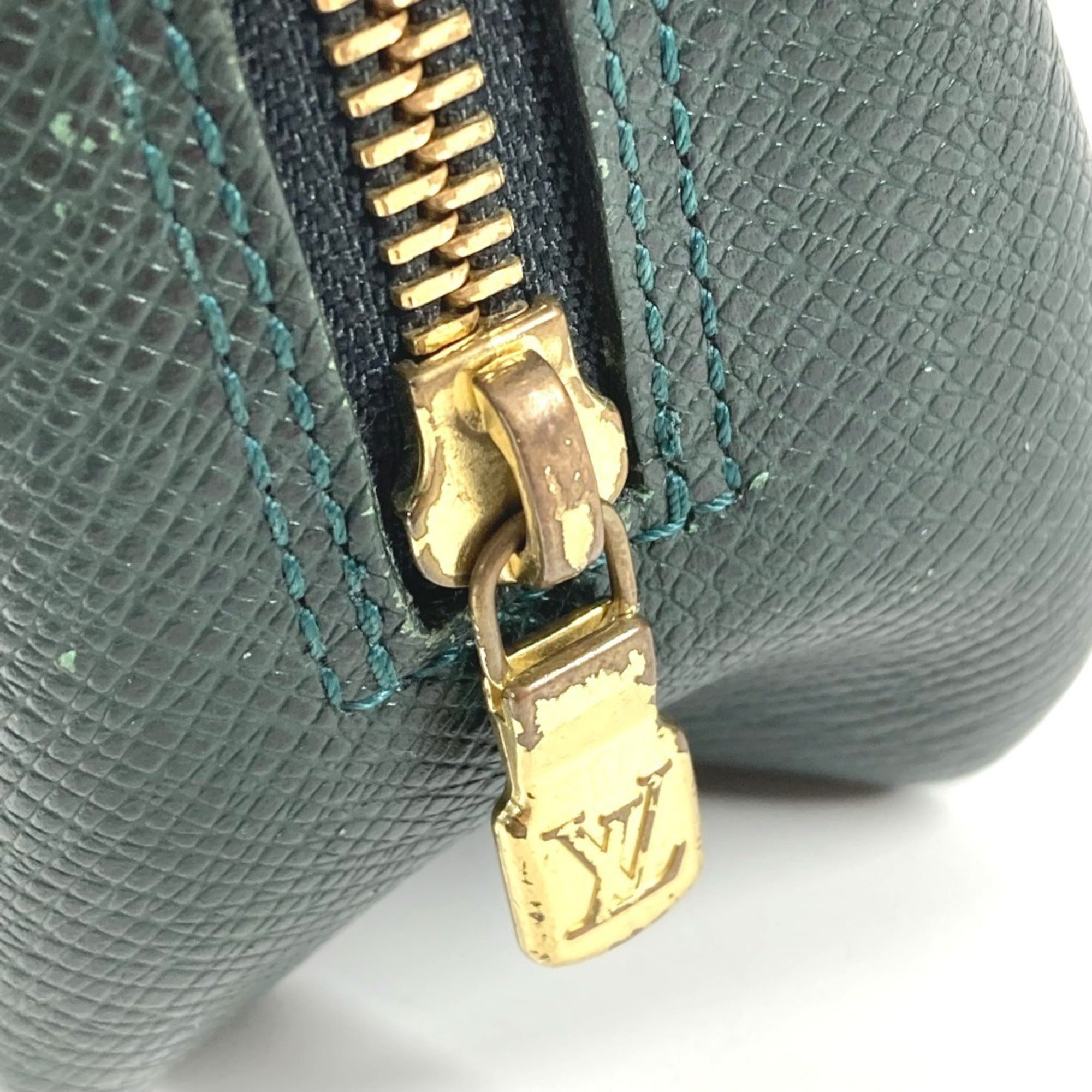 Louis Vuitton Taiga Episea Khaki Taiga Leather Clutch Bag Handbag (Pre-Owned)