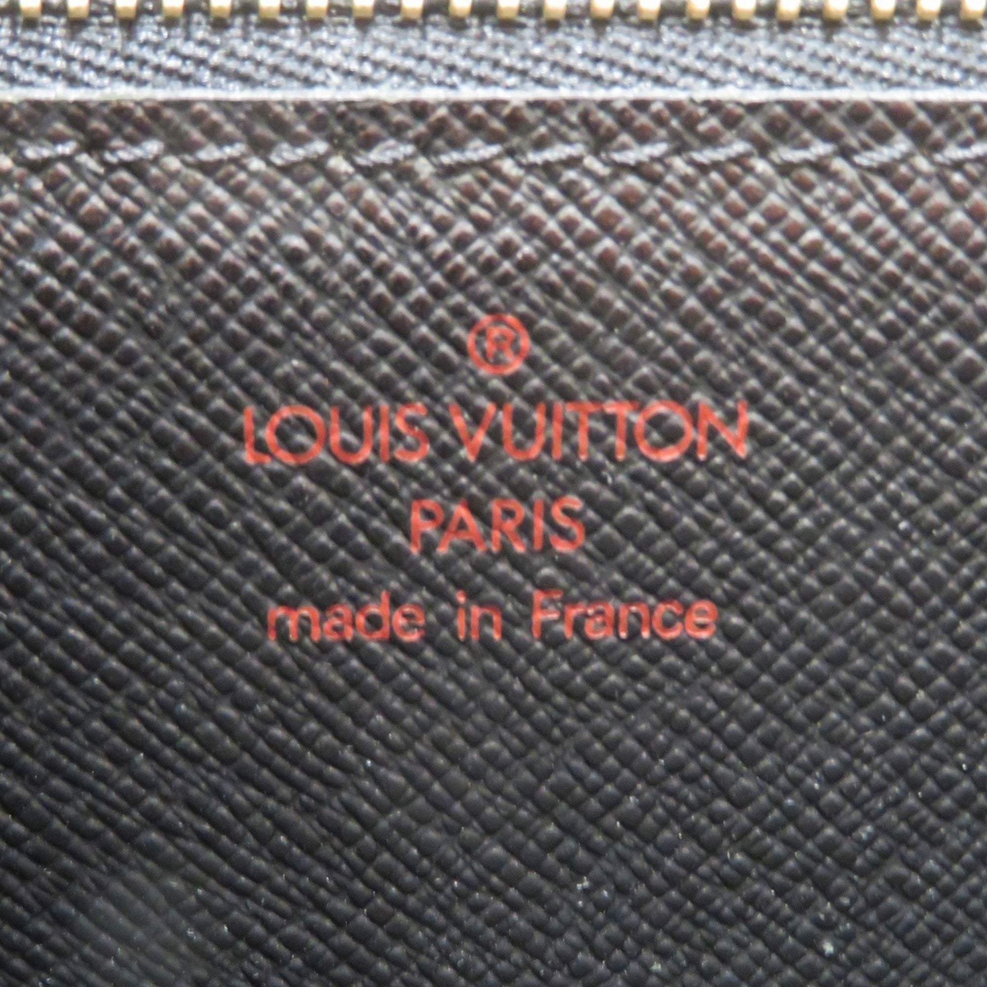 Louis Vuitton Black Epi Leather Clutch Bag (Pre-Owned)