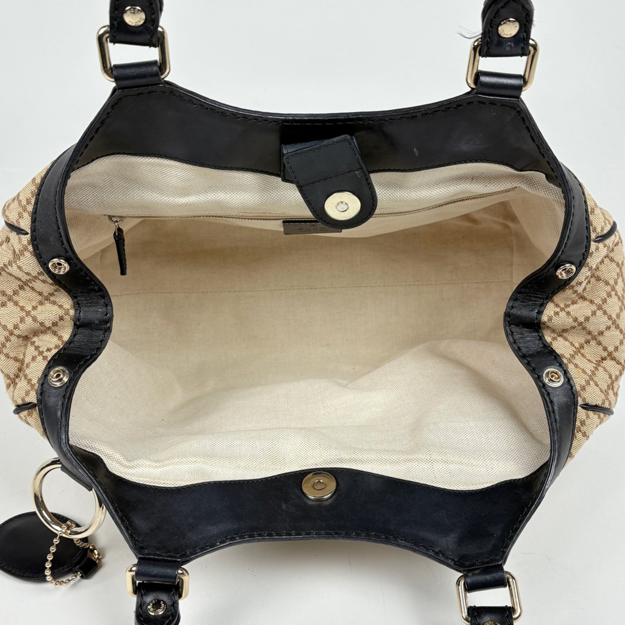 Gucci Beige Black Canvas Handbag Shoulder Bag (Pre-Owned)