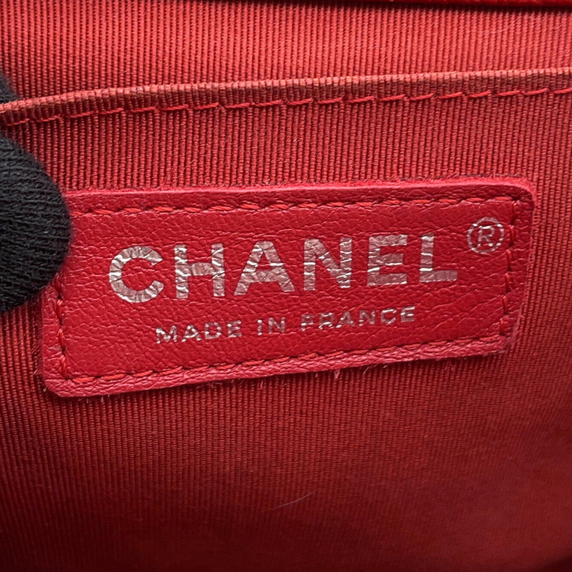 Chanel Matelasse Red Color Grained Calfskin Shoulder Bag (Pre-Owned)