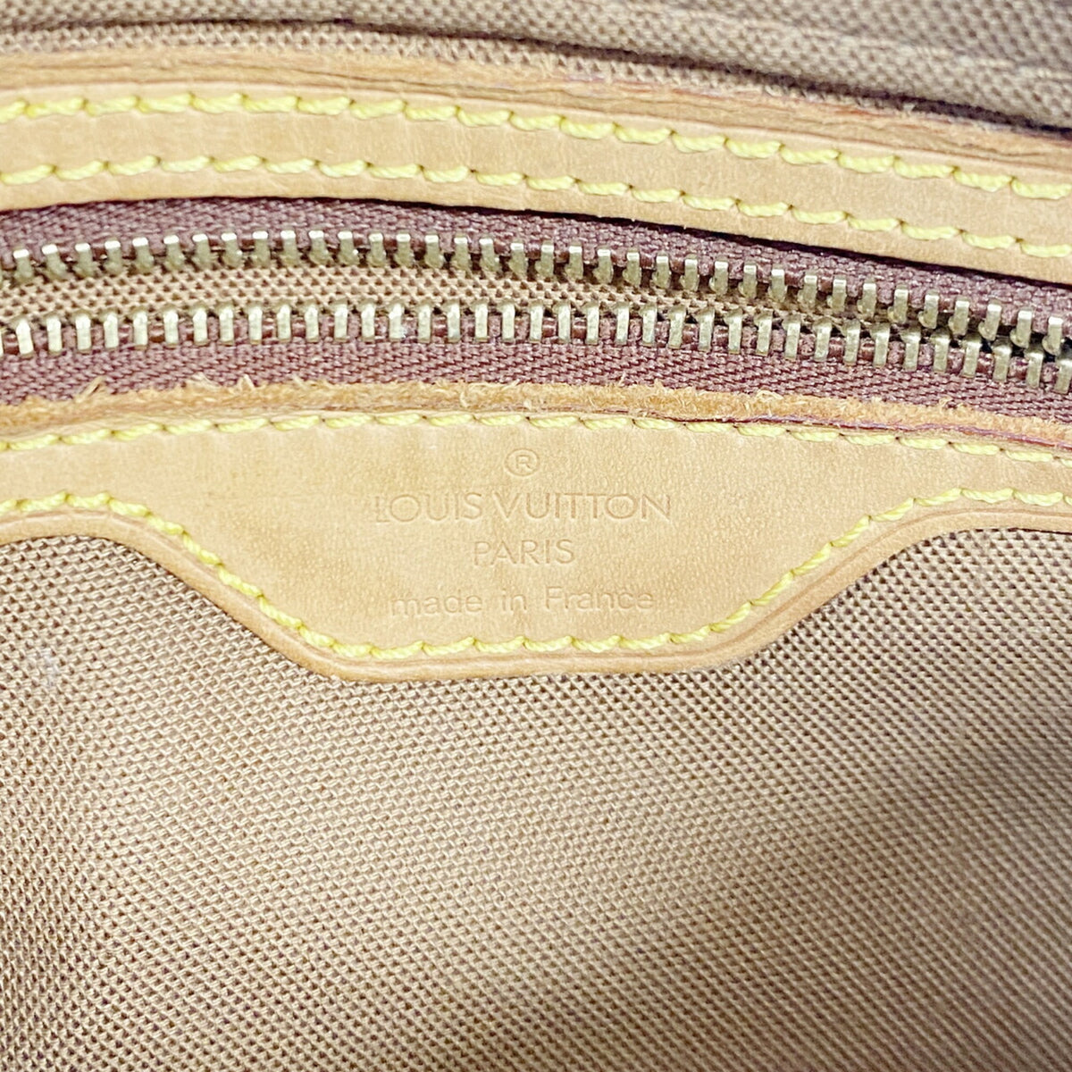 Louis Vuitton Brown Shoulder Bag (Pre-Owned)