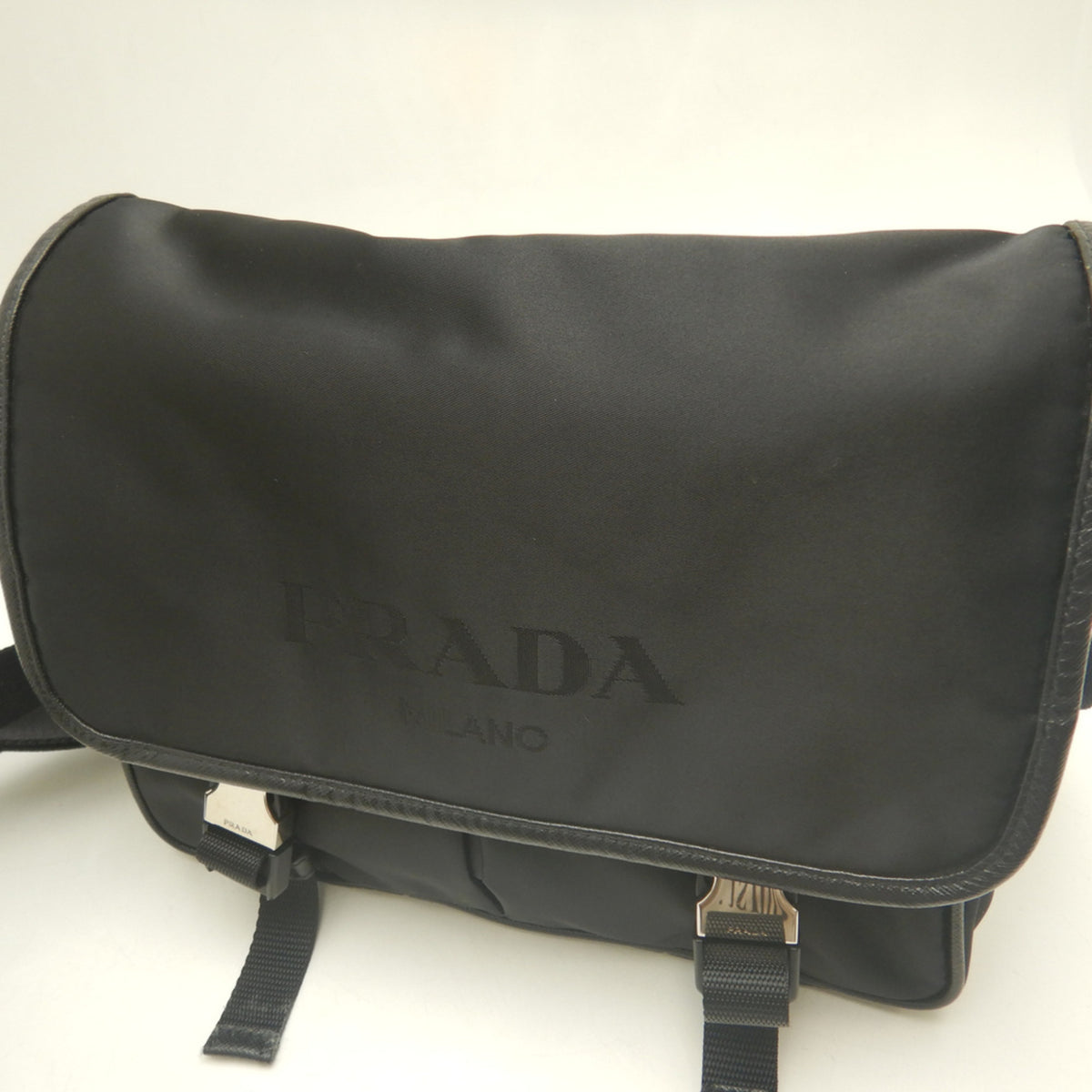 Prada Saffiano Nero Leather Shoulder Bag (Pre-Owned)