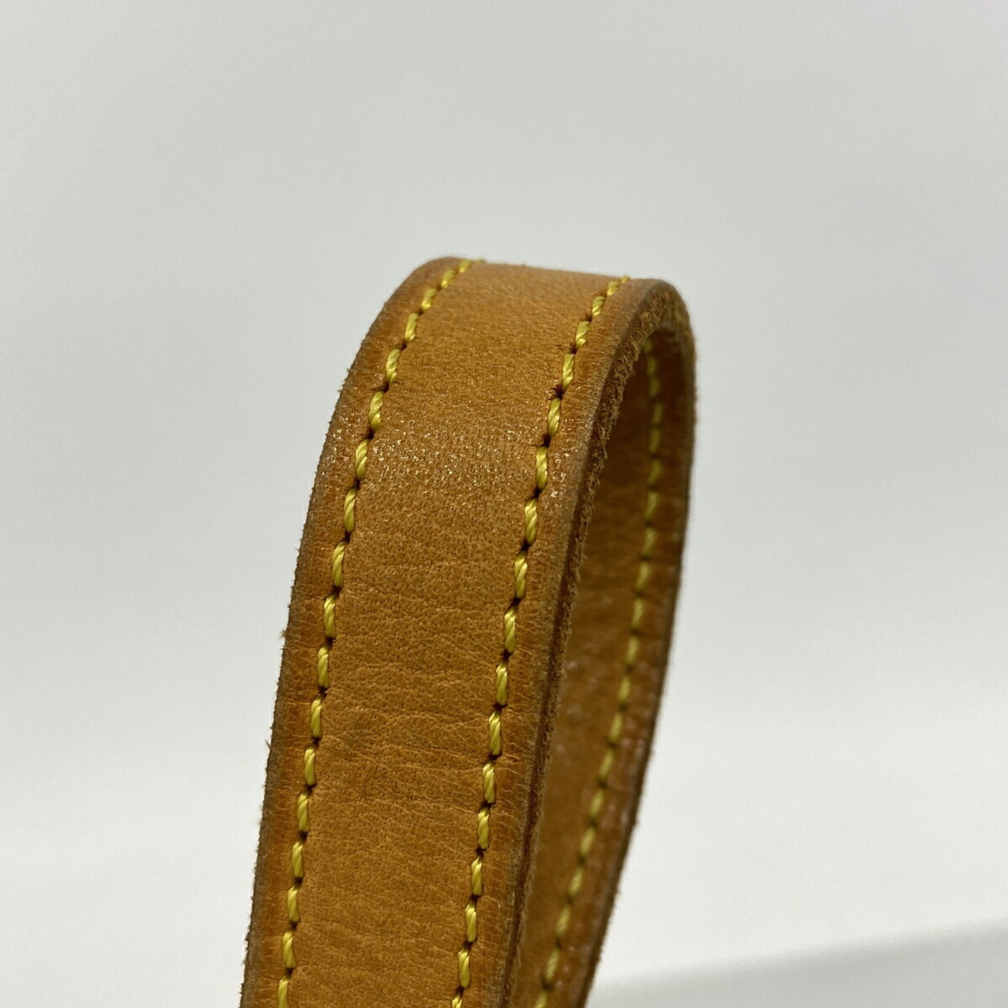 Louis Vuitton Brown Shoulder Bag (Pre-Owned)