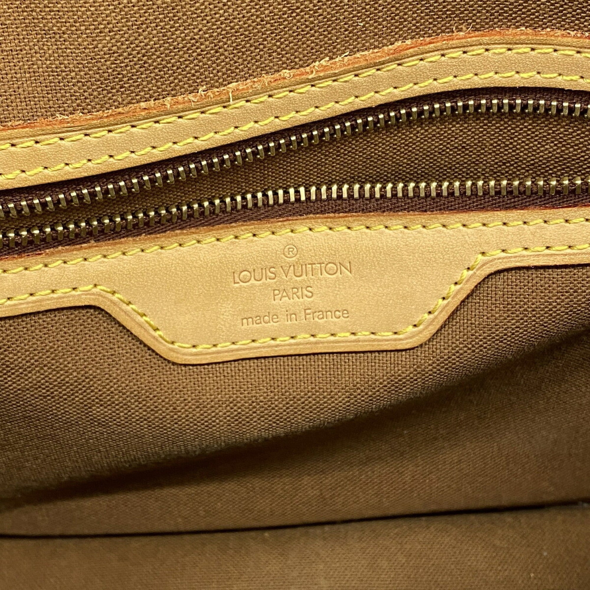 Louis Vuitton Brown Shoulder Bag (Pre-Owned)