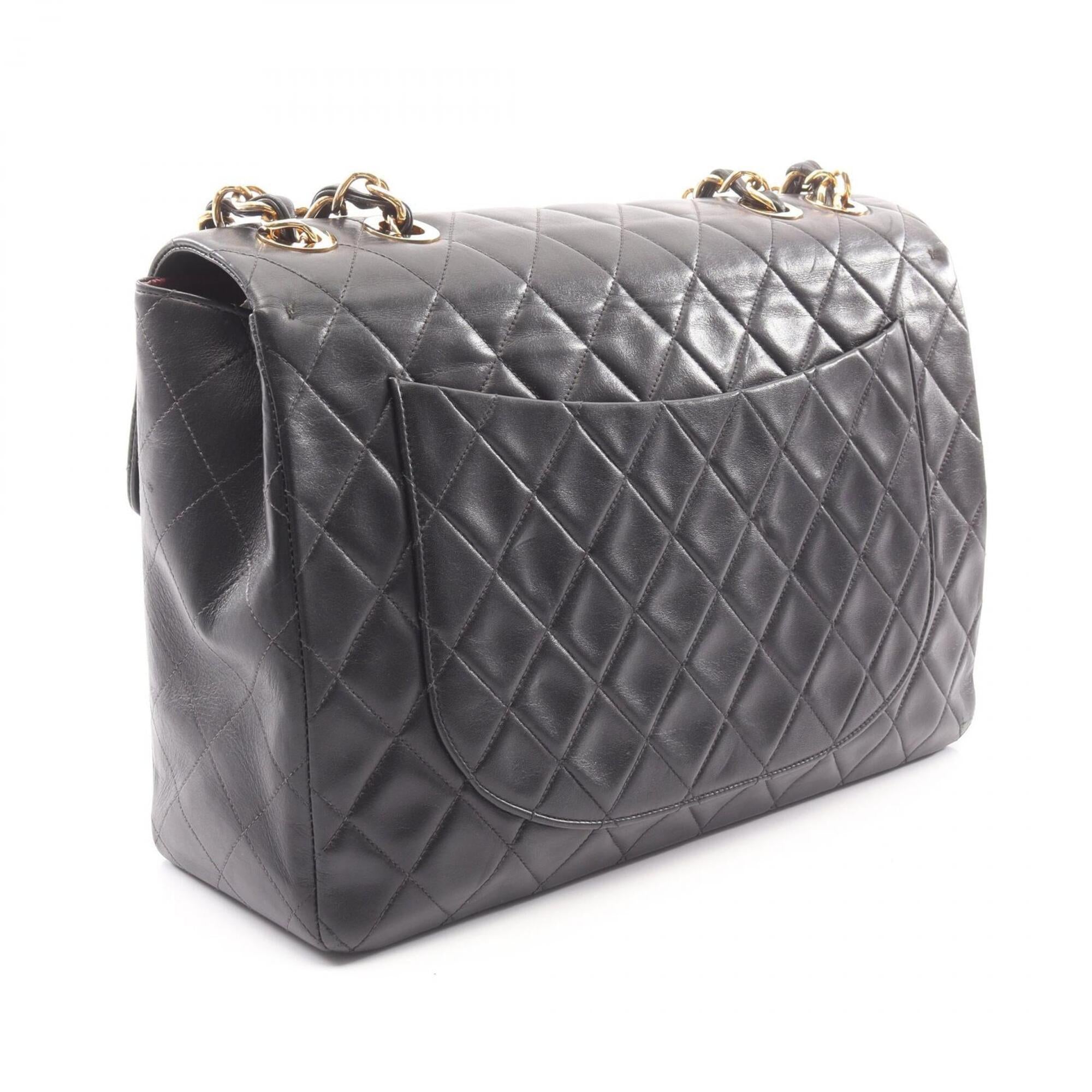 Chanel Black Leather Handbag Shoulder Bag (Pre-Owned)