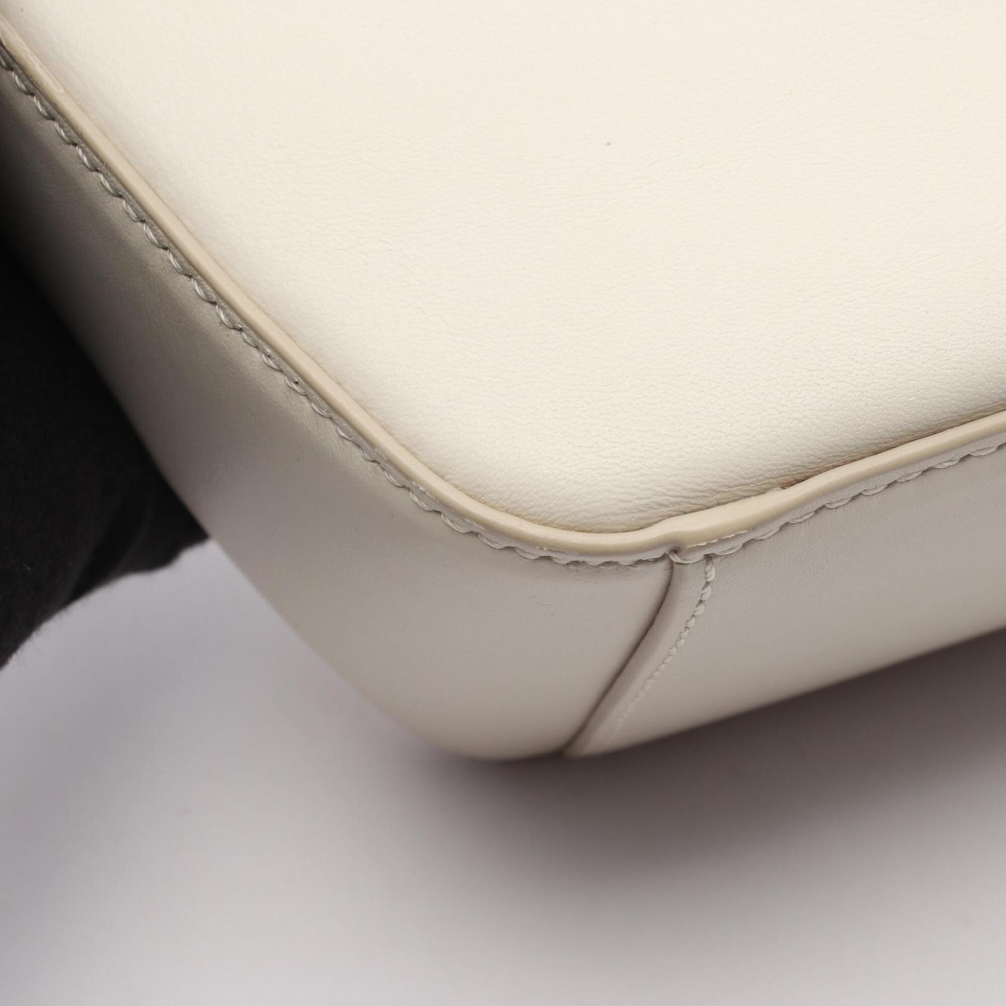 Loewe White Leather Handbag Shoulder Bag (Pre-Owned)