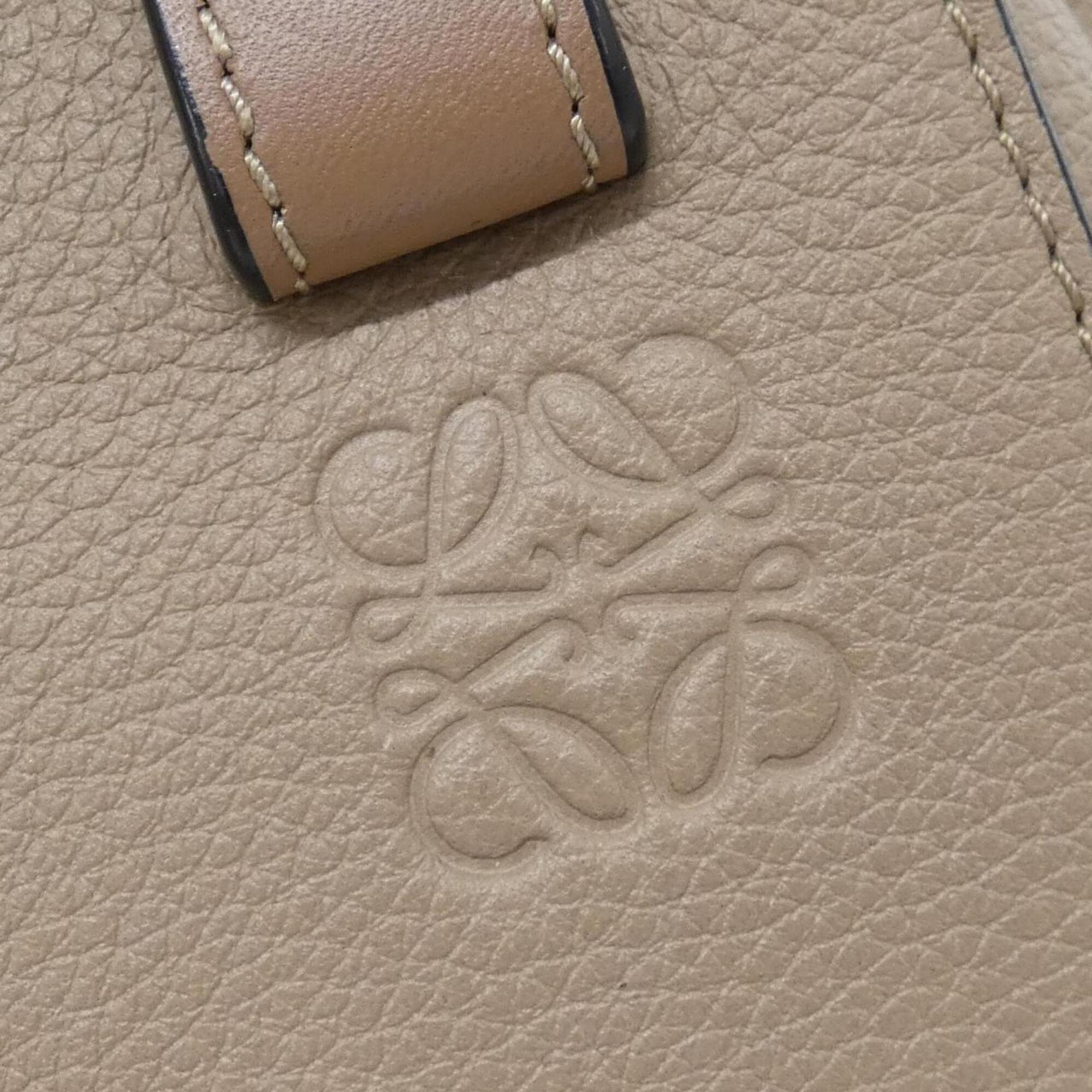 Loewe Sand Leather Shoulder Bag (Pre-Owned)