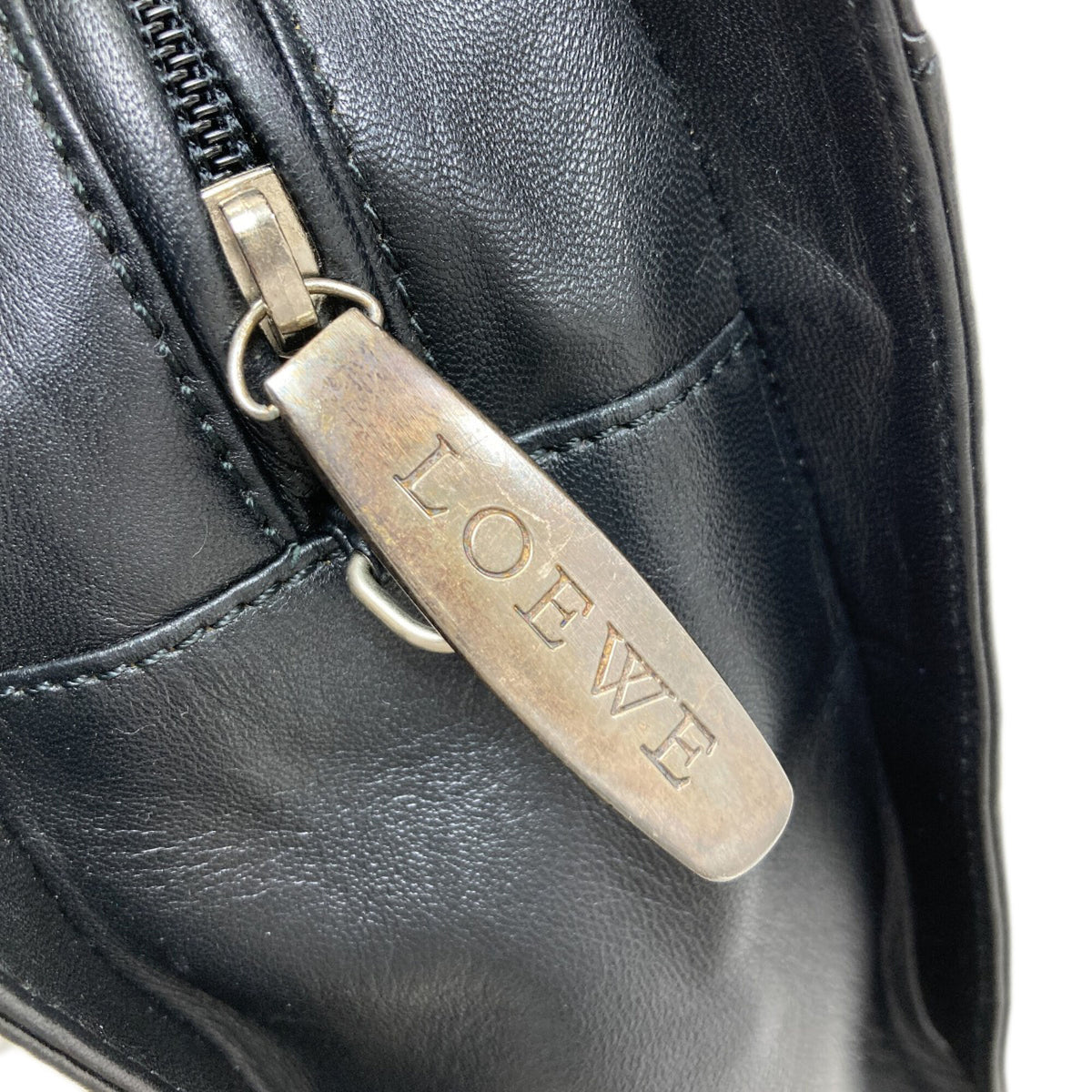 Loewe Black Leather Handbag (Pre-Owned)