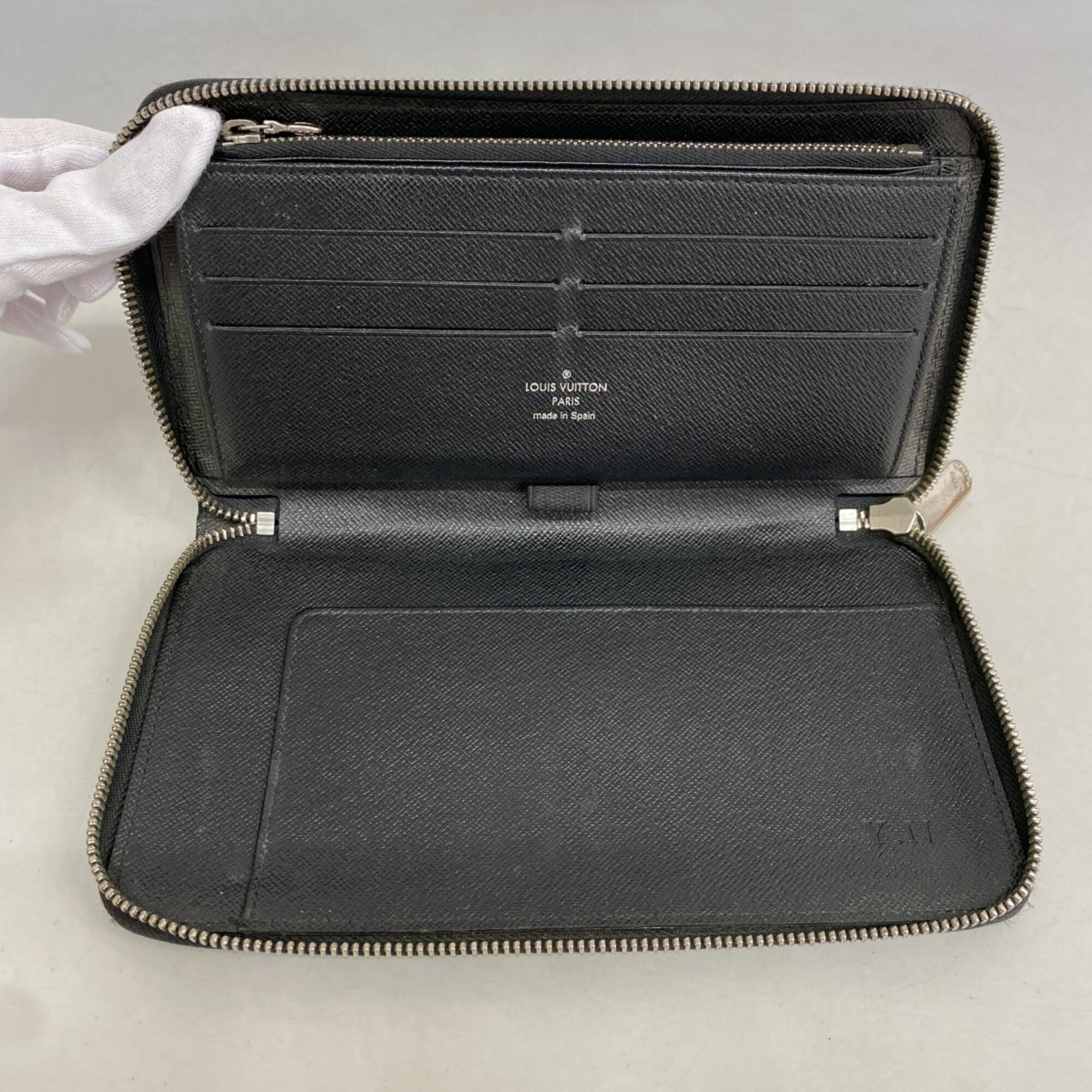 Louis Vuitton Noir Long Wallet (Bi-Fold) (Pre-Owned)