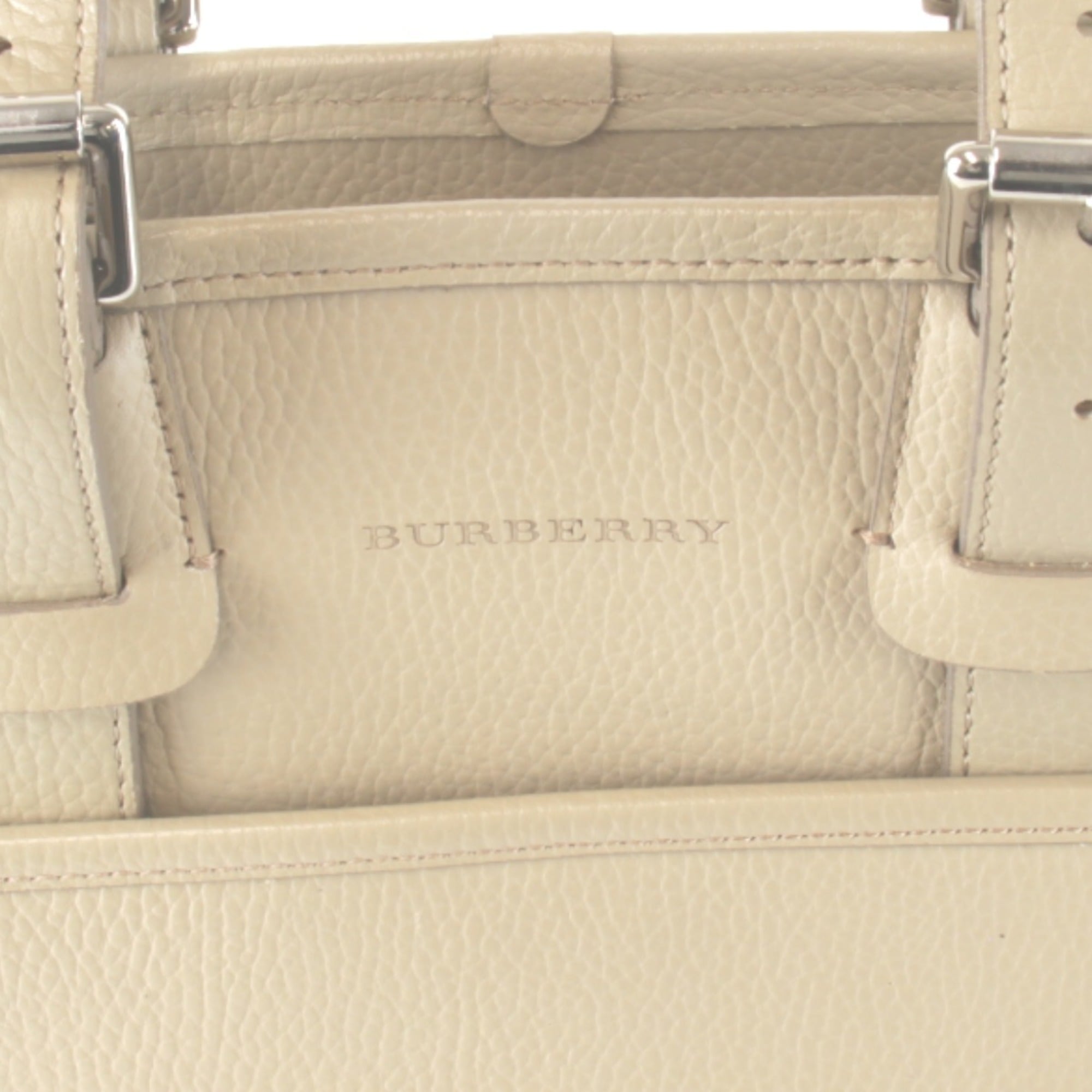 Burberry Beige Leather Handbag (Pre-Owned)