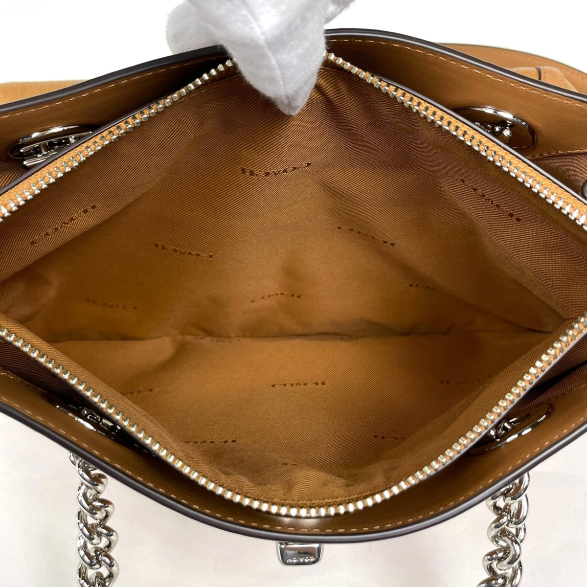 Coach Brown Leather Shoulder Bag (Pre-Owned)