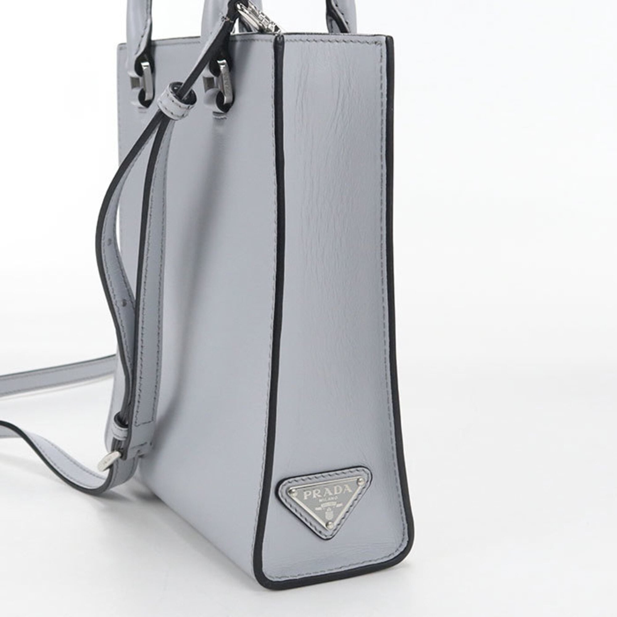 Prada Blue Leather Tote Bag (Pre-Owned)
