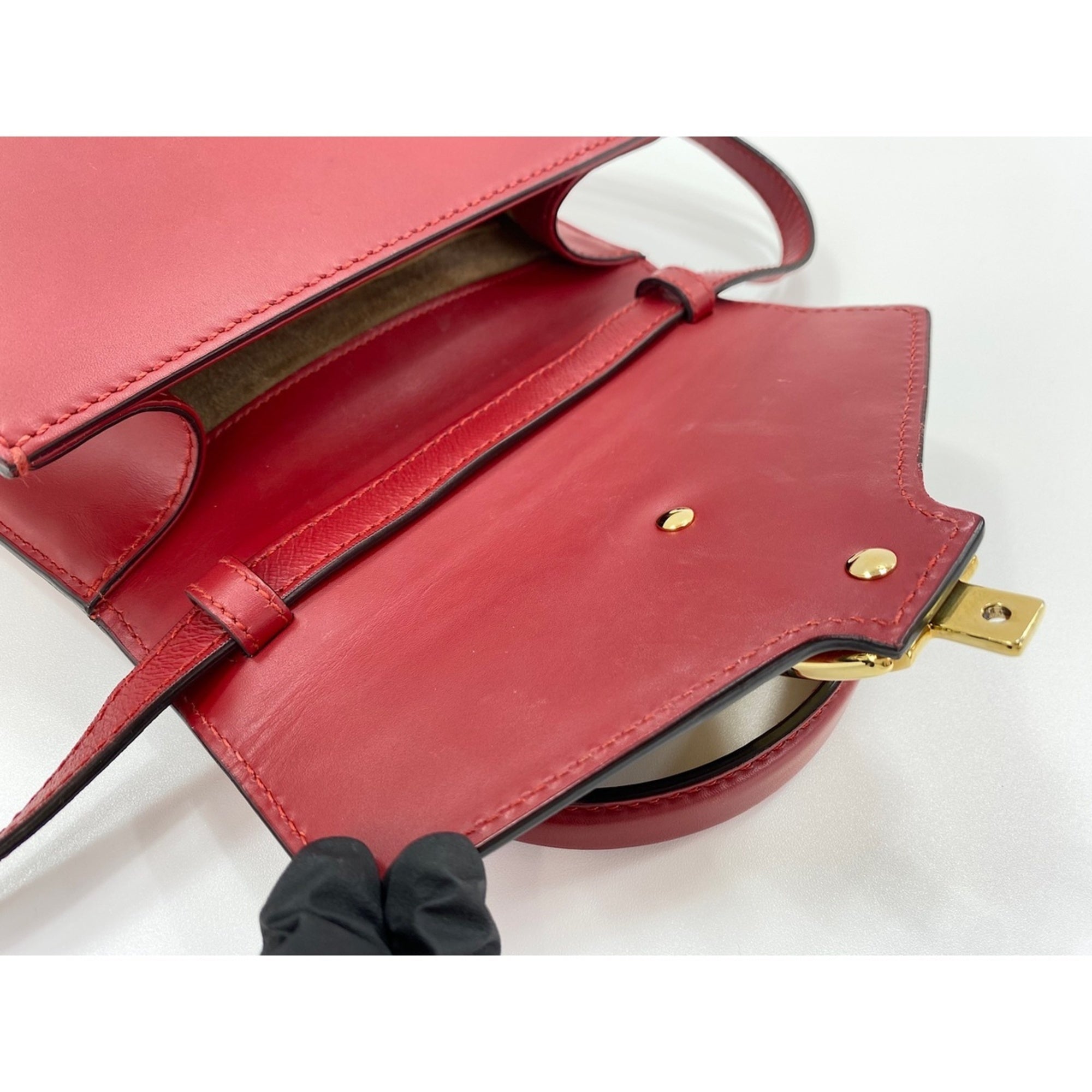 Gucci Red Color Handbag (Pre-Owned)