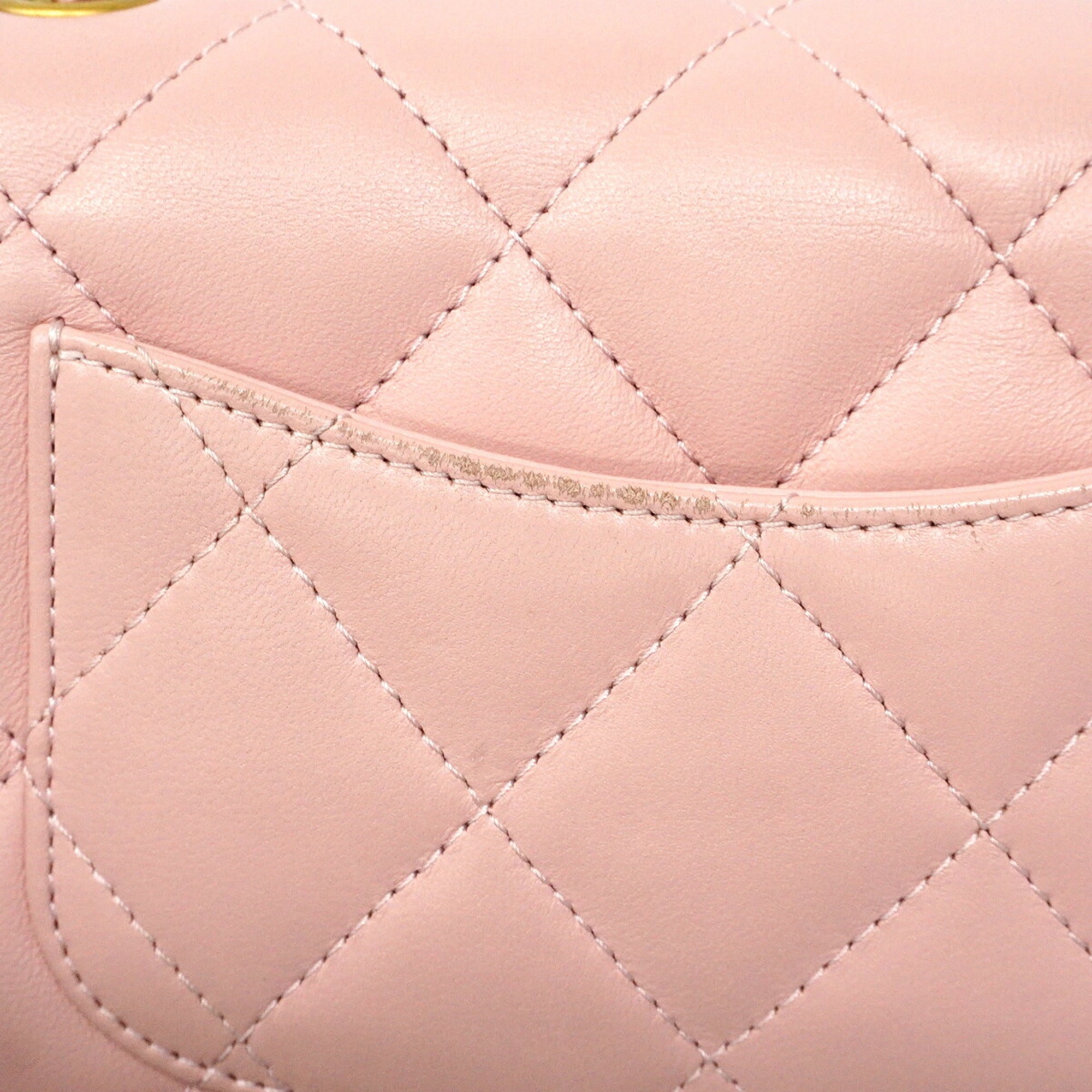 Chanel Pink Leather Shoulder Bag (Pre-Owned)