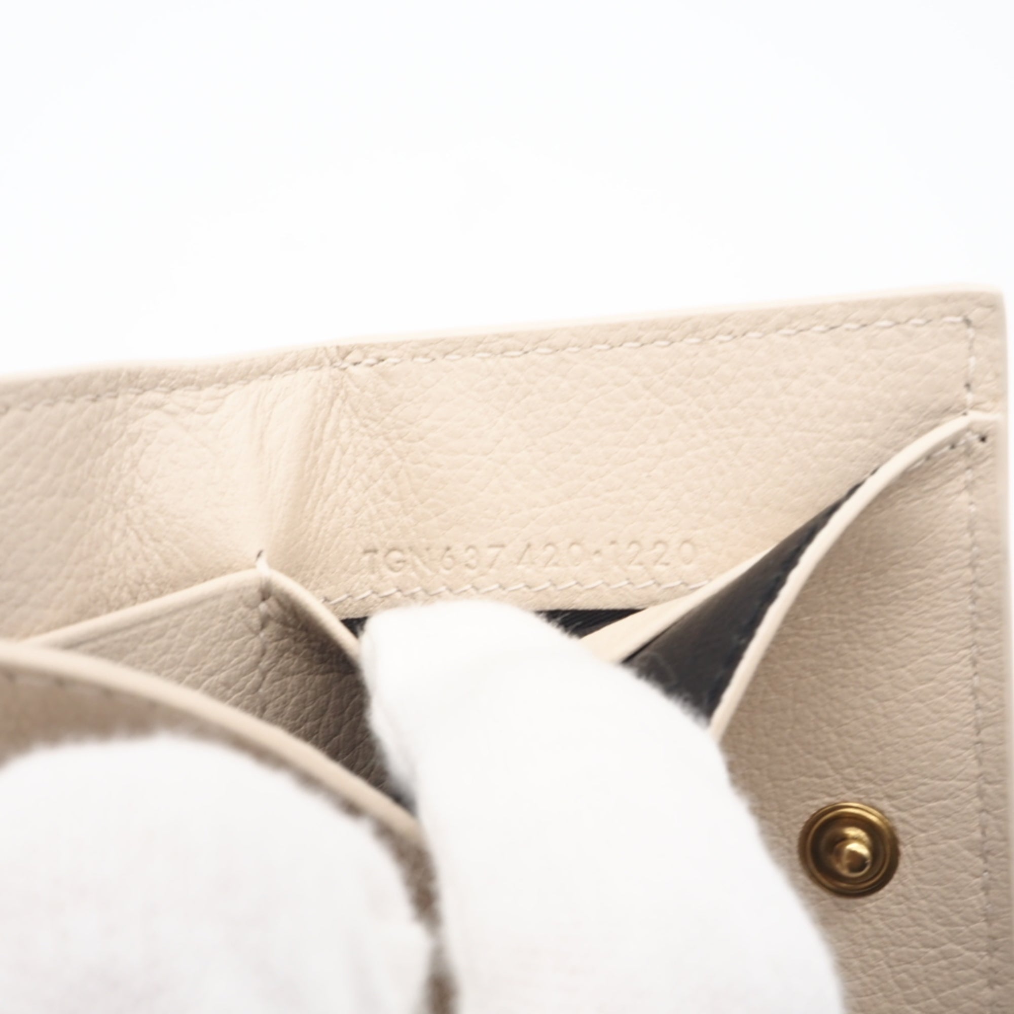 Yves Saint Laurent Beige Leather Wallet (Tri-Fold) (Pre-Owned)