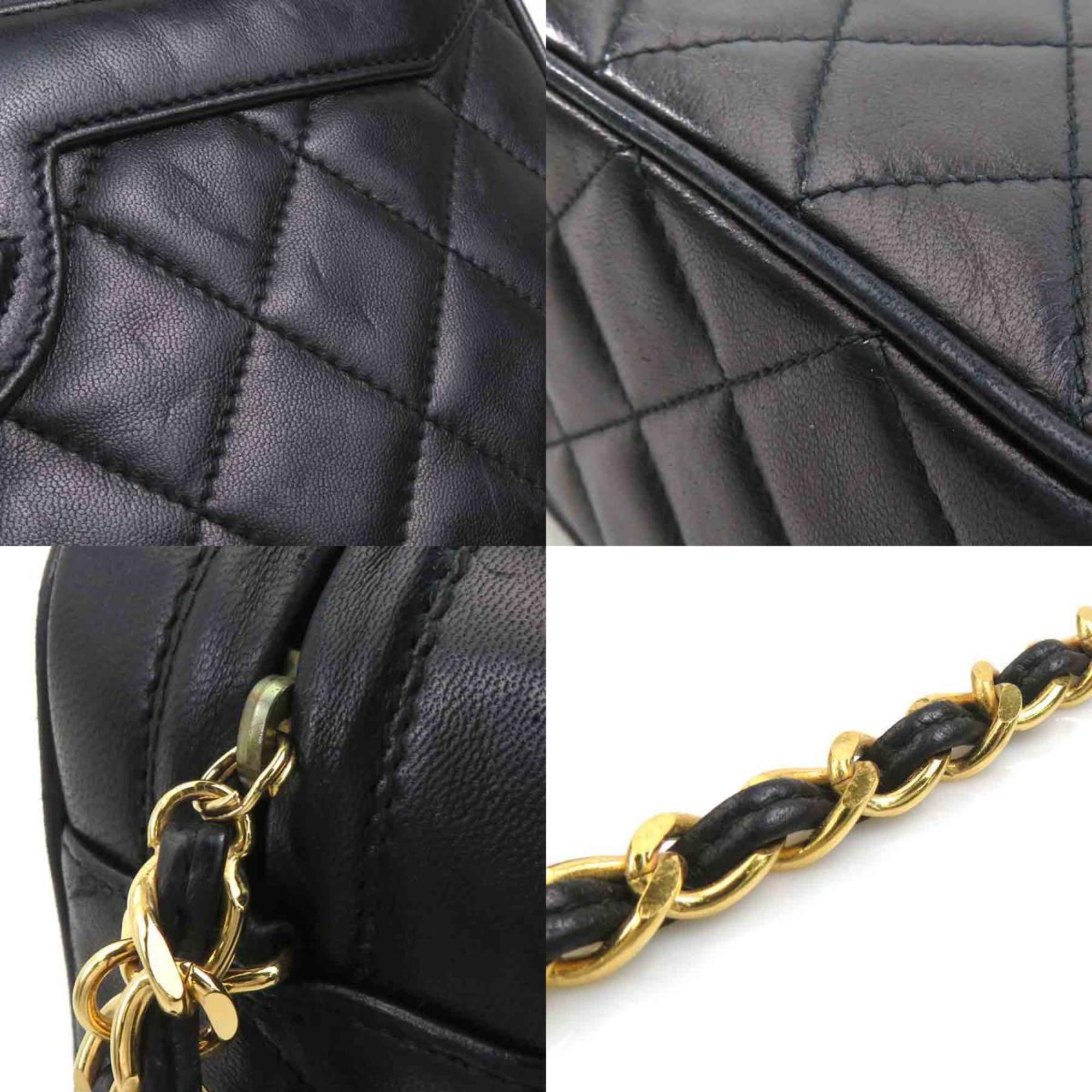 Chanel Black Leather Shoulder Bag (Pre-Owned)