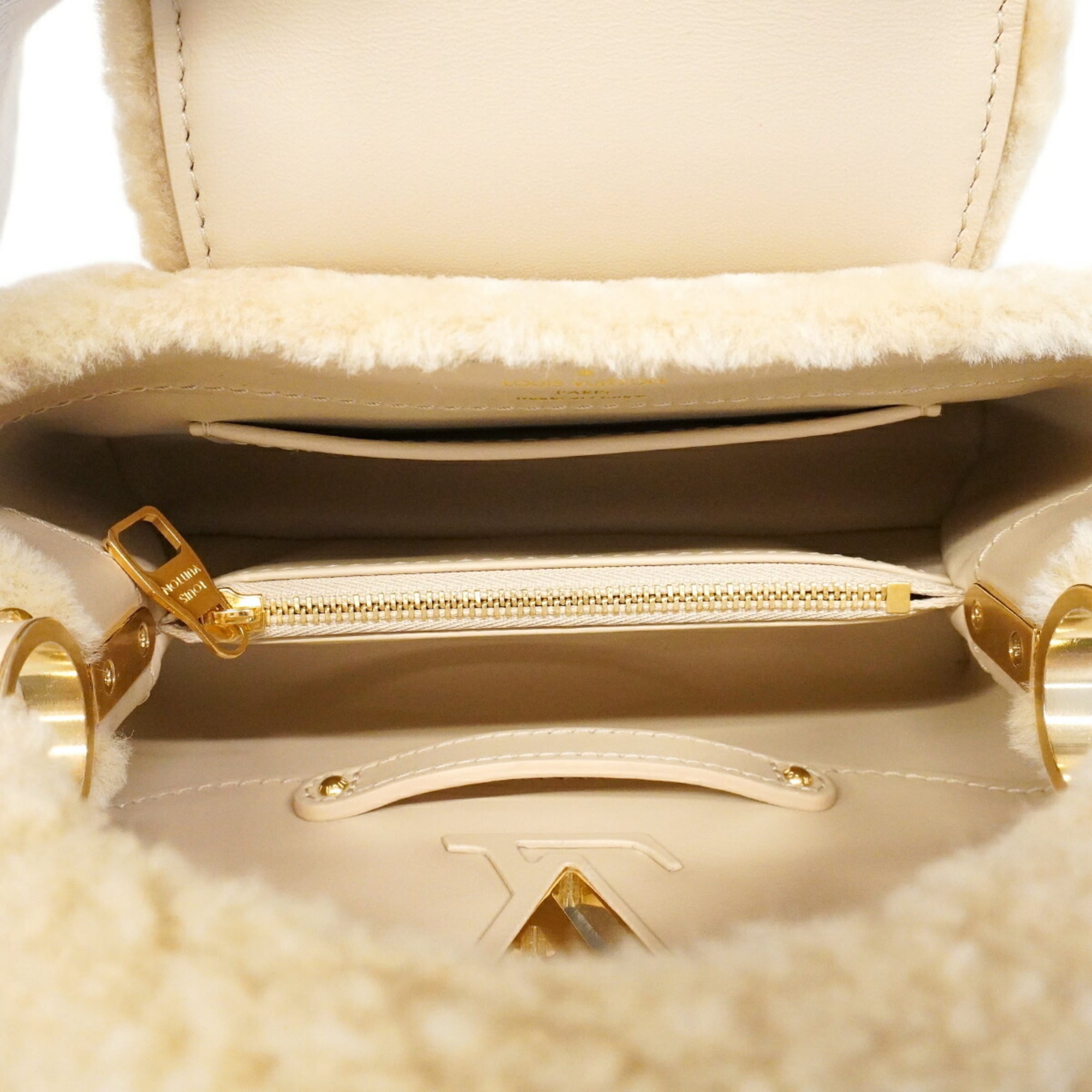 Louis Vuitton Cream Handbag (Pre-Owned)