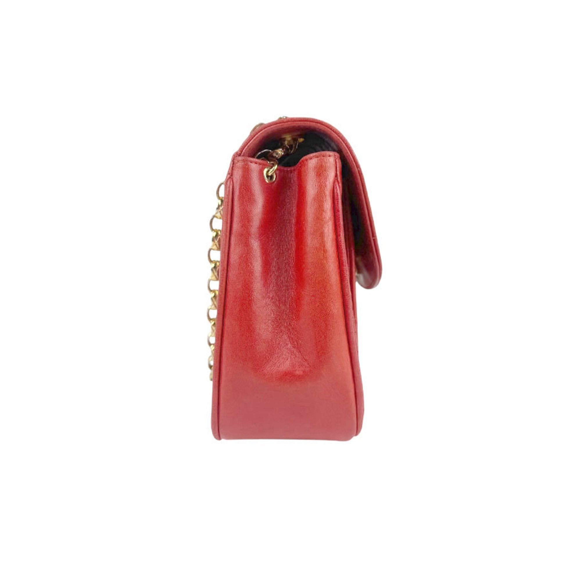 Chanel Red Color Leather Shoulder Bag (Pre-Owned)