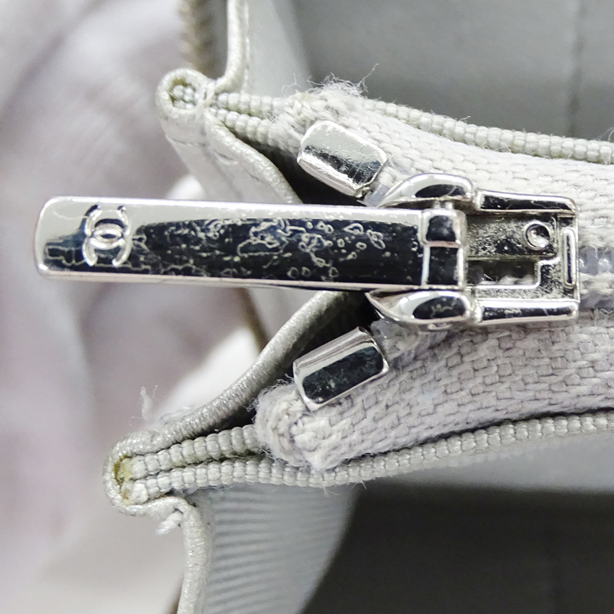 Chanel Silver Grained Calfskin Chain/Shoulder Wallet (Pre-Owned)