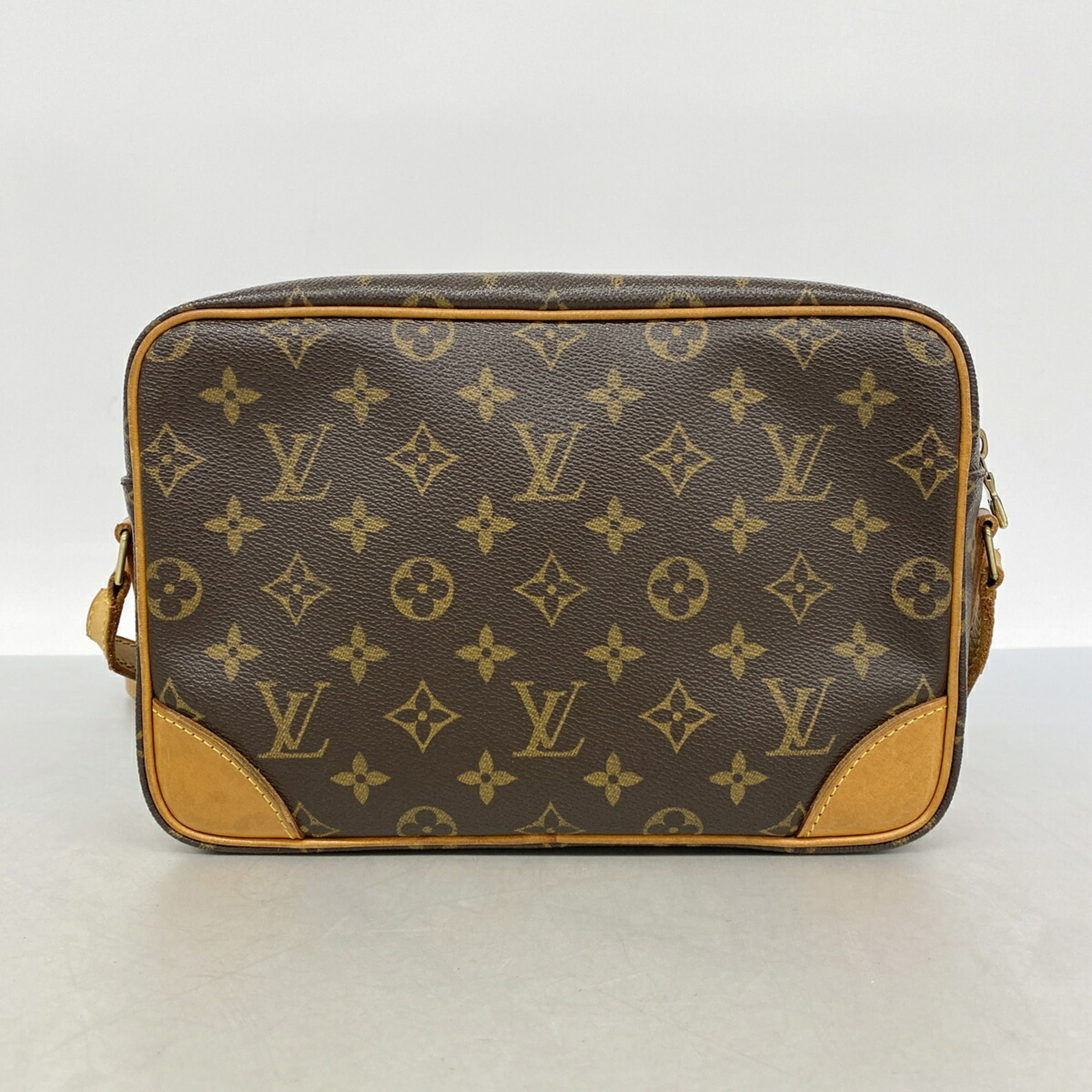 Louis Vuitton Brown Shoulder Bag (Pre-Owned)