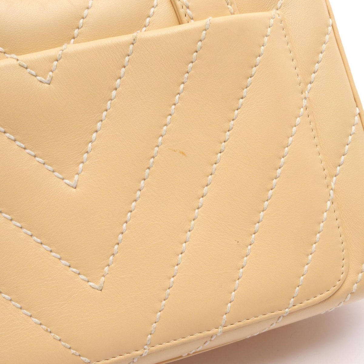Chanel Beige Leather Handbag (Pre-Owned)