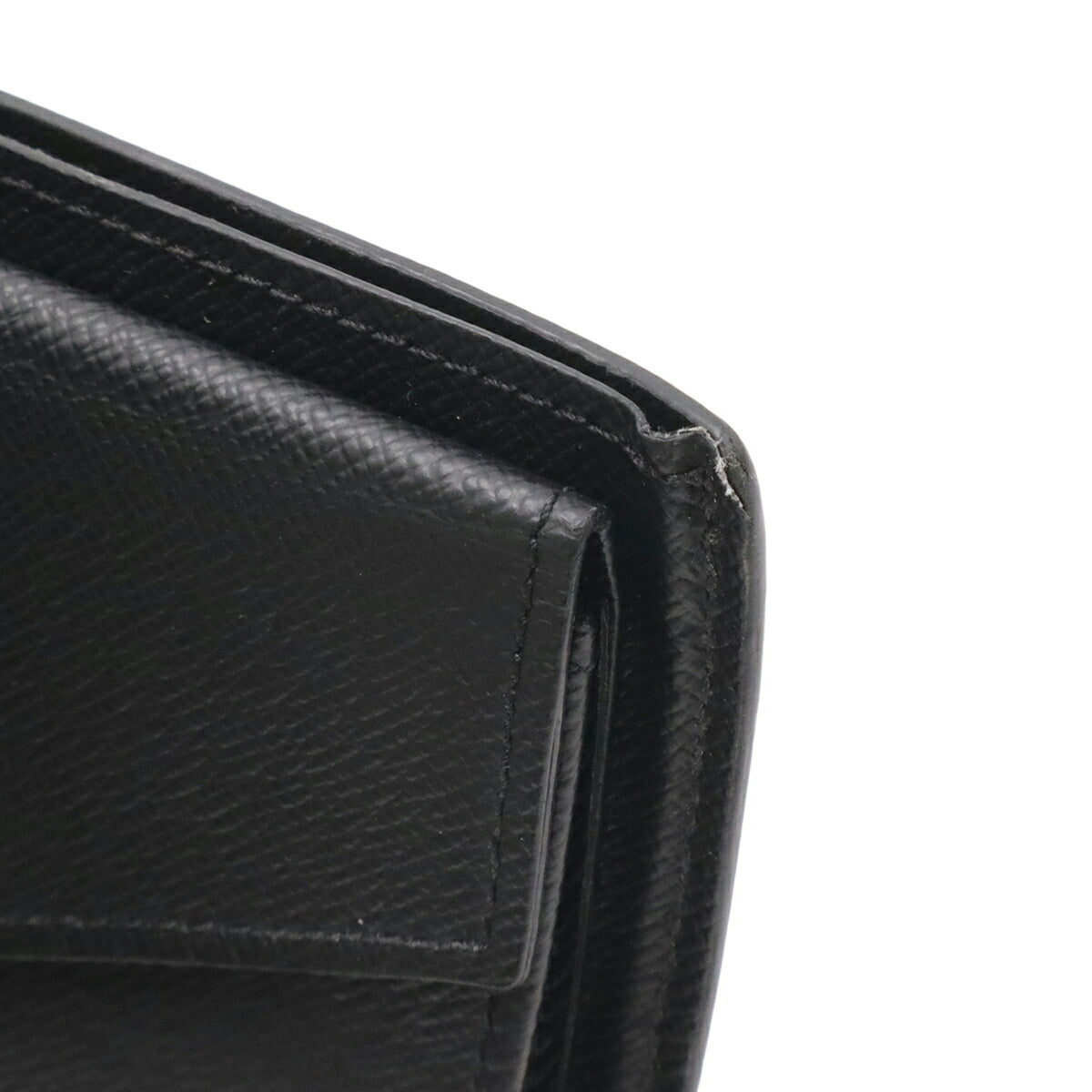 Louis Vuitton Black Noir Taiga Leather Wallet (Bi-Fold) (Pre-Owned)