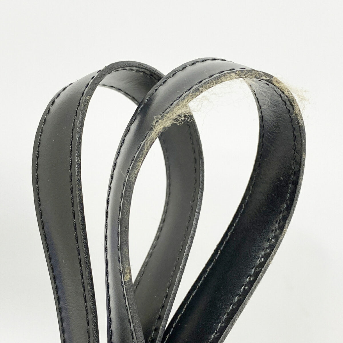 Louis Vuitton Noir Shoulder Bag (Pre-Owned)