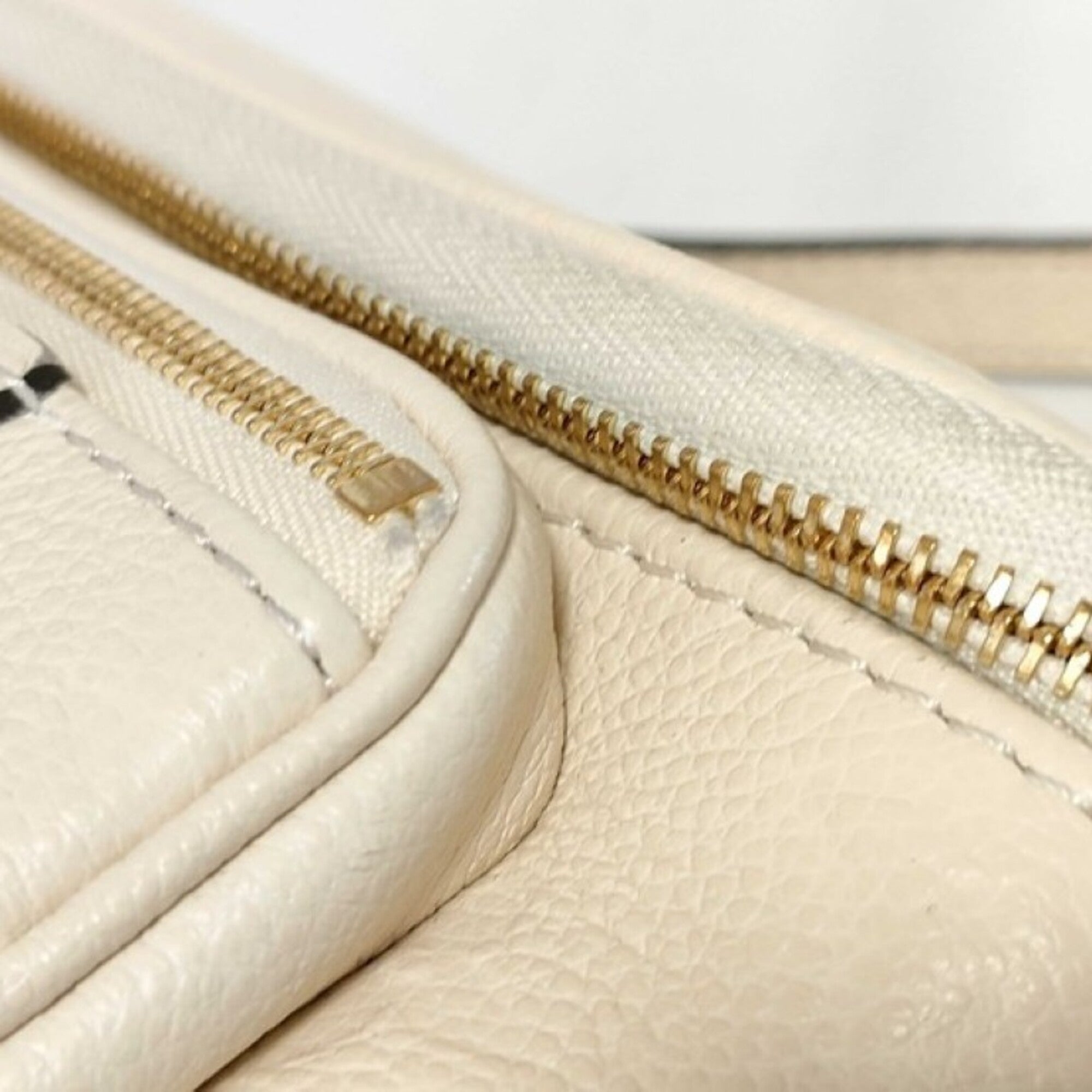 Louis Vuitton Beige Monogram Empreinte Shoulder Bag (Pre-Owned)