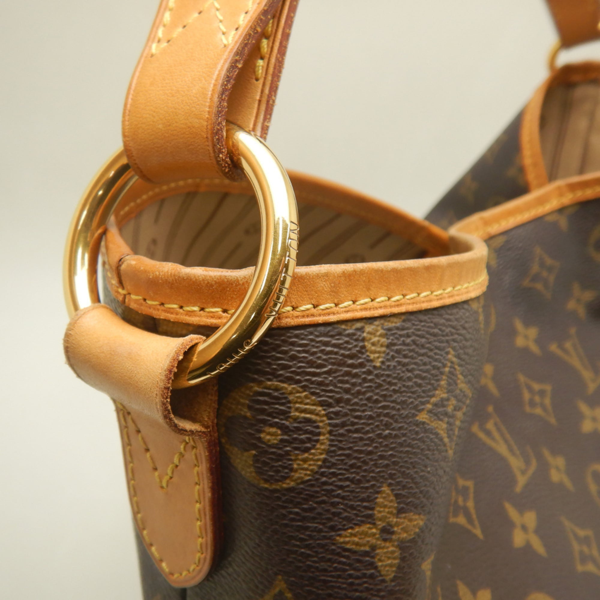 Louis Vuitton Brown Monogram Canvas Shoulder Bag (Pre-Owned)