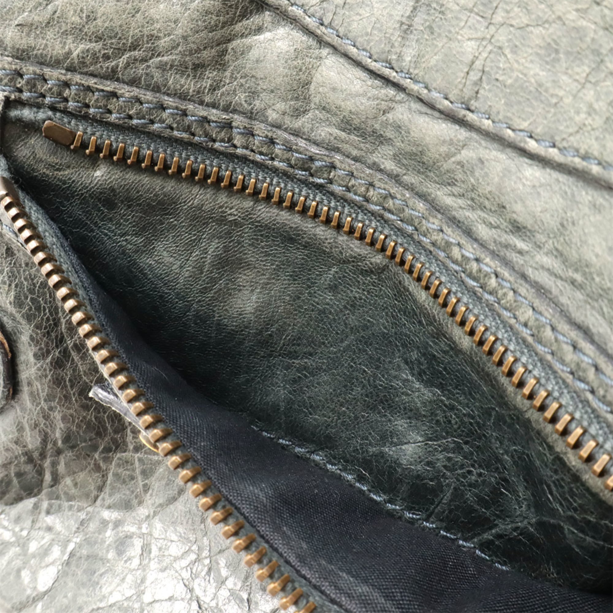 Balenciaga Green Leather Pochette Shoulder Bag (Pre-Owned)