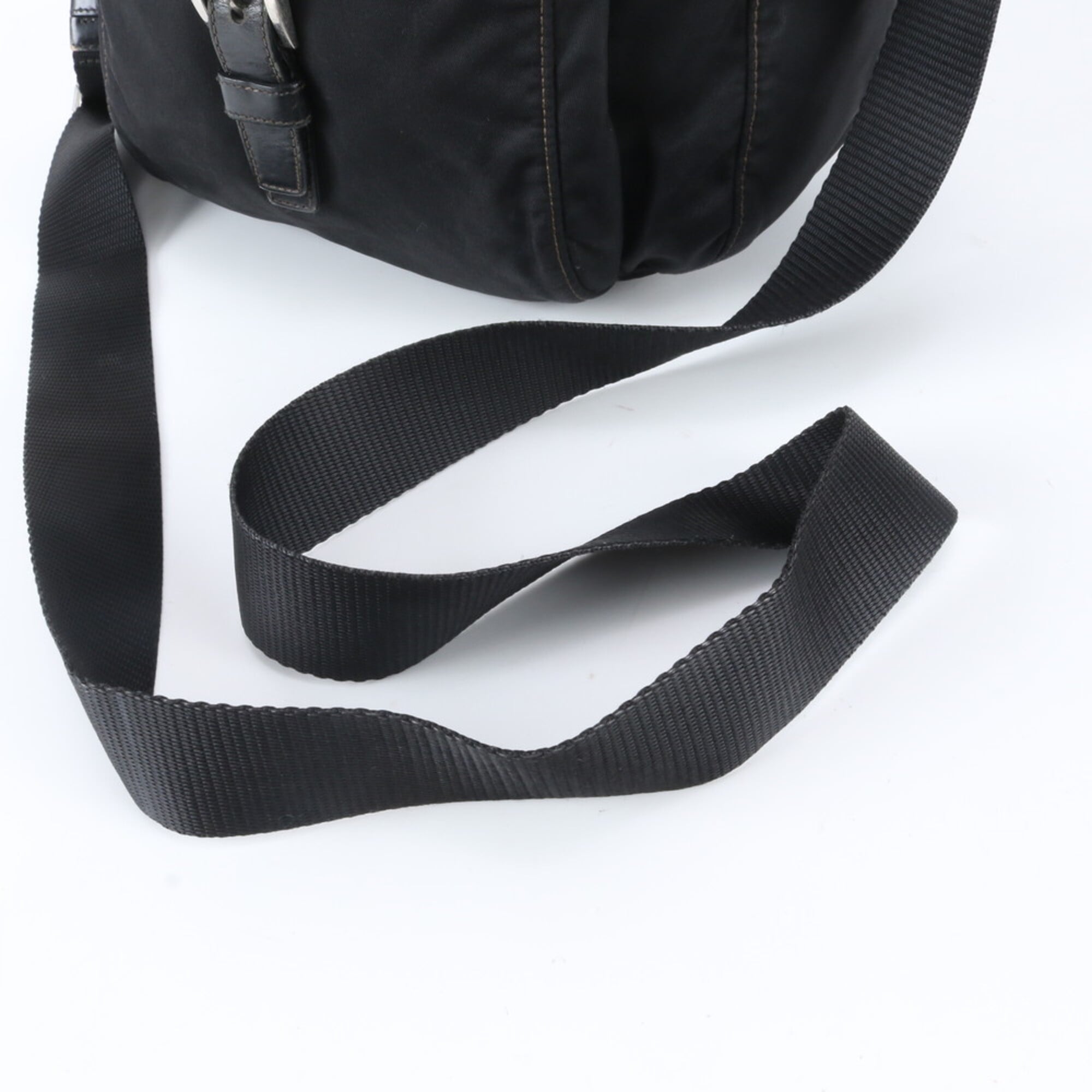 Prada Black Nylon Leather Messenger Bag Shoulder Bag (Pre-Owned)